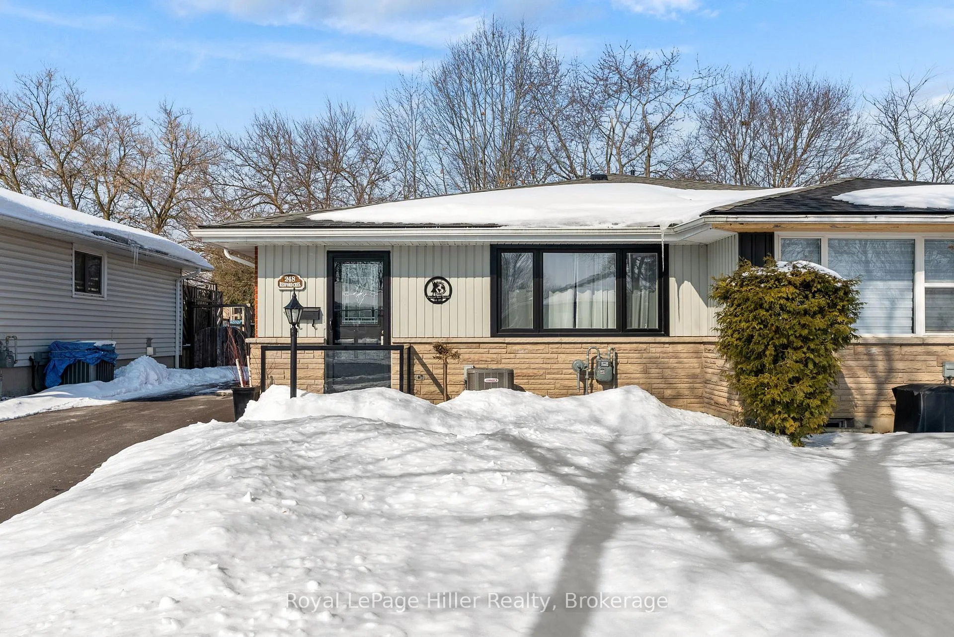 Photo 2 of 248 Redford Crescent, Stratford — HOMEH