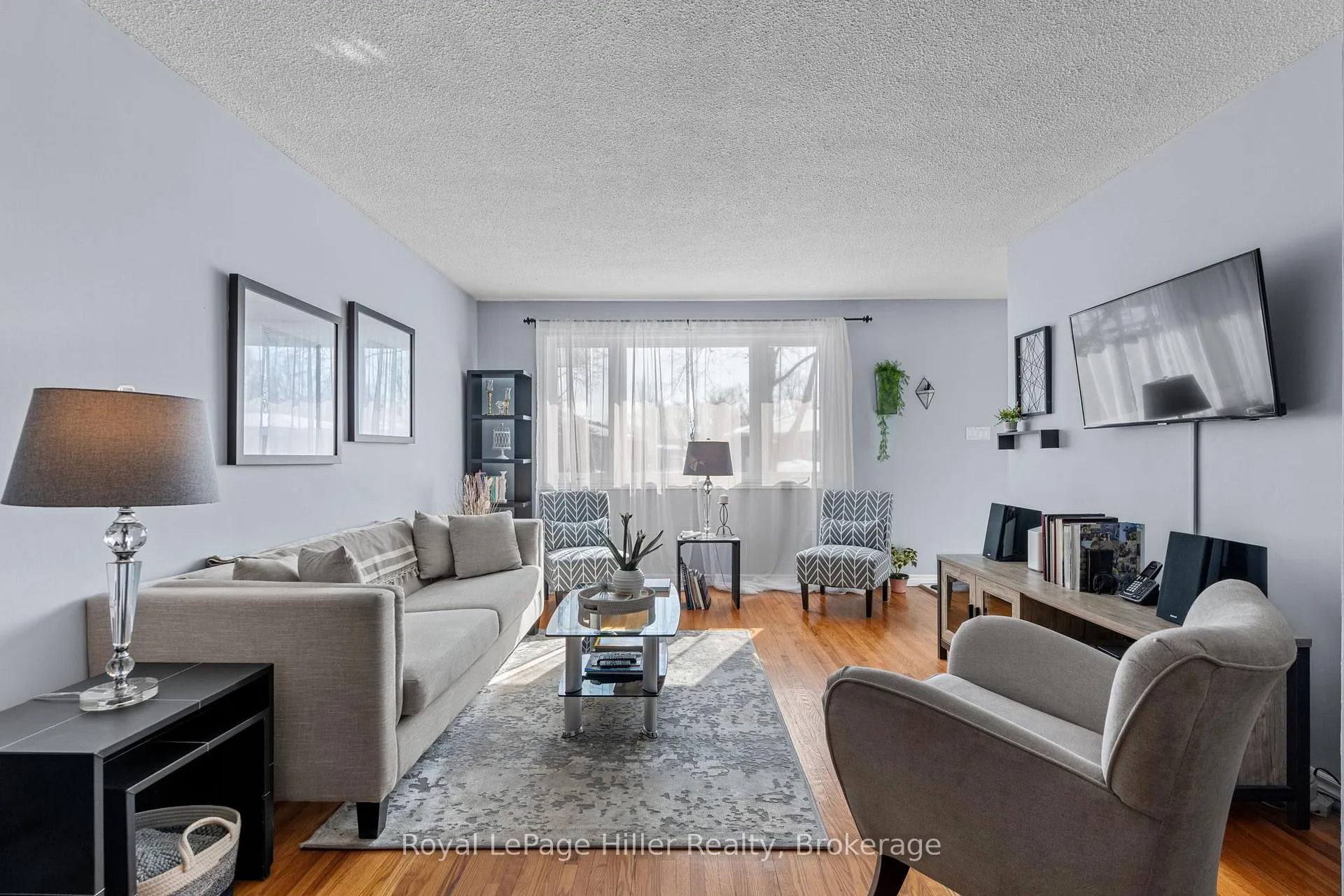 Photo 5 of 248 Redford Crescent, Stratford — HOMEH