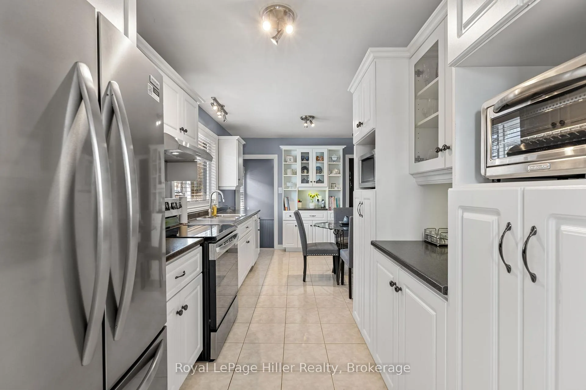 Photo 10 of 248 Redford Crescent, Stratford — HOMEH