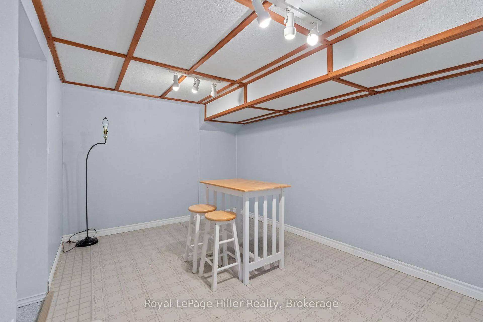 Photo 33 of 248 Redford Crescent, Stratford — HOMEH