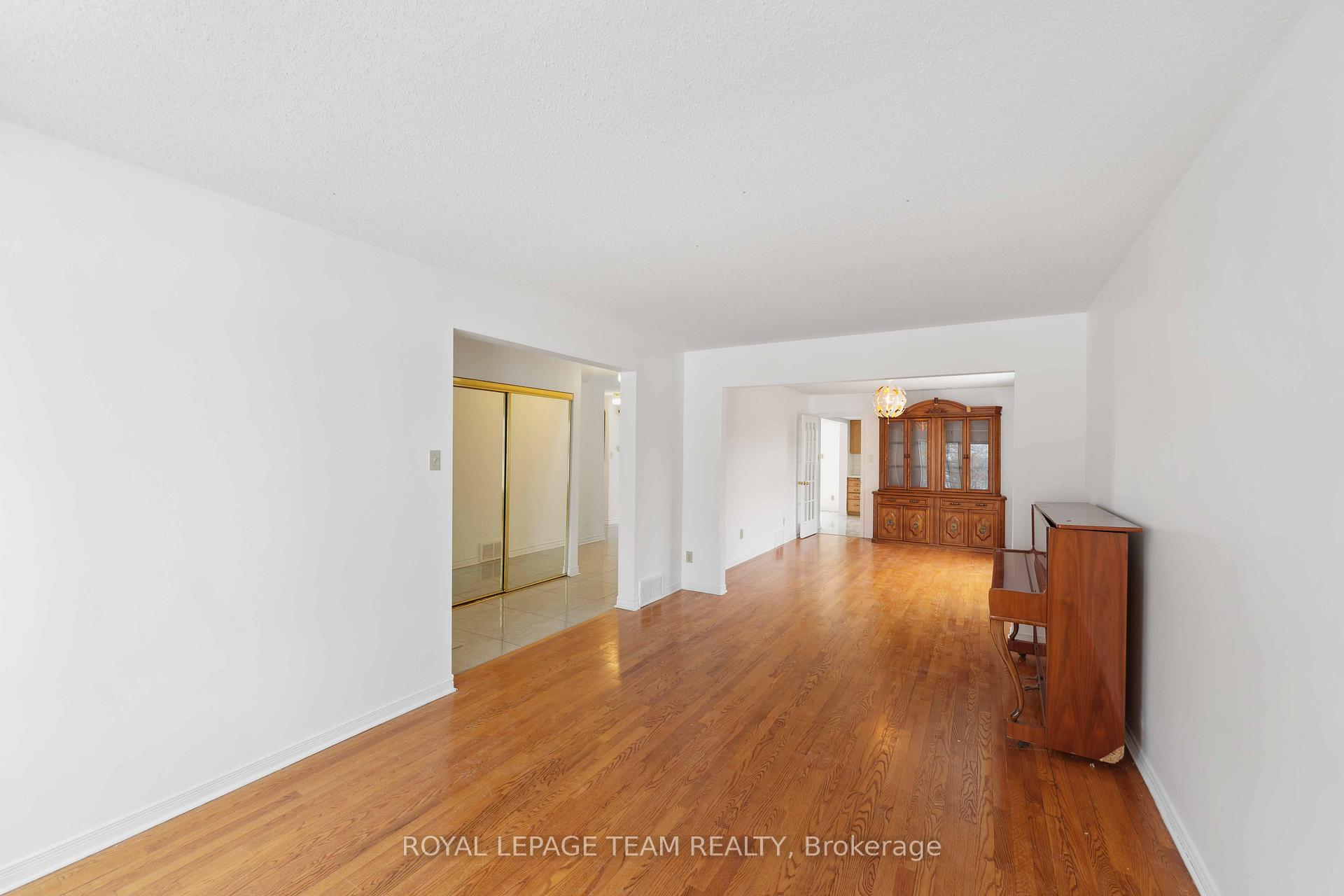 Photo 7 of 1327 Brookline Avenue, Ottawa, Ellwood — HOMEH