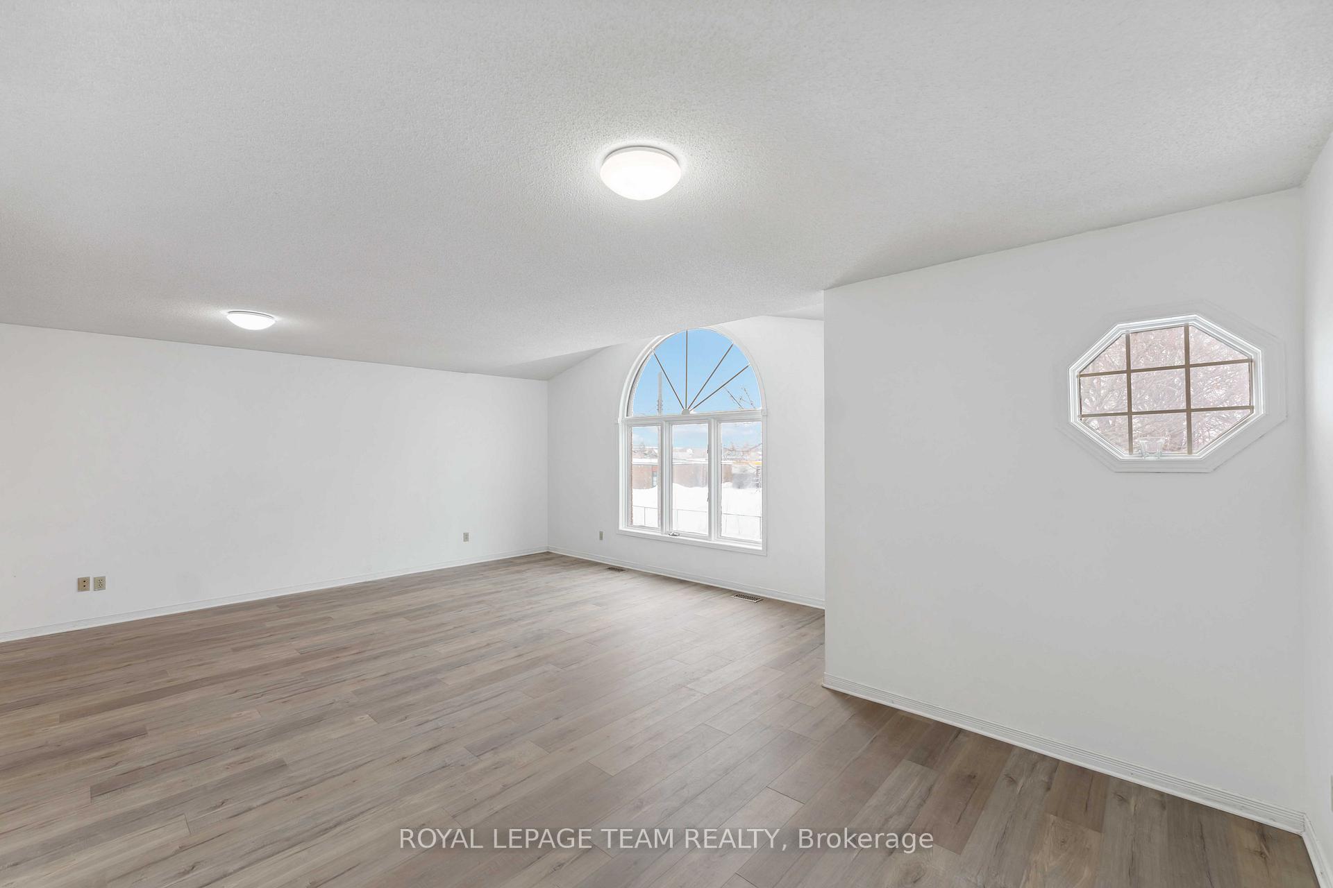 Photo 21 of 1327 Brookline Avenue, Ottawa, Ellwood — HOMEH