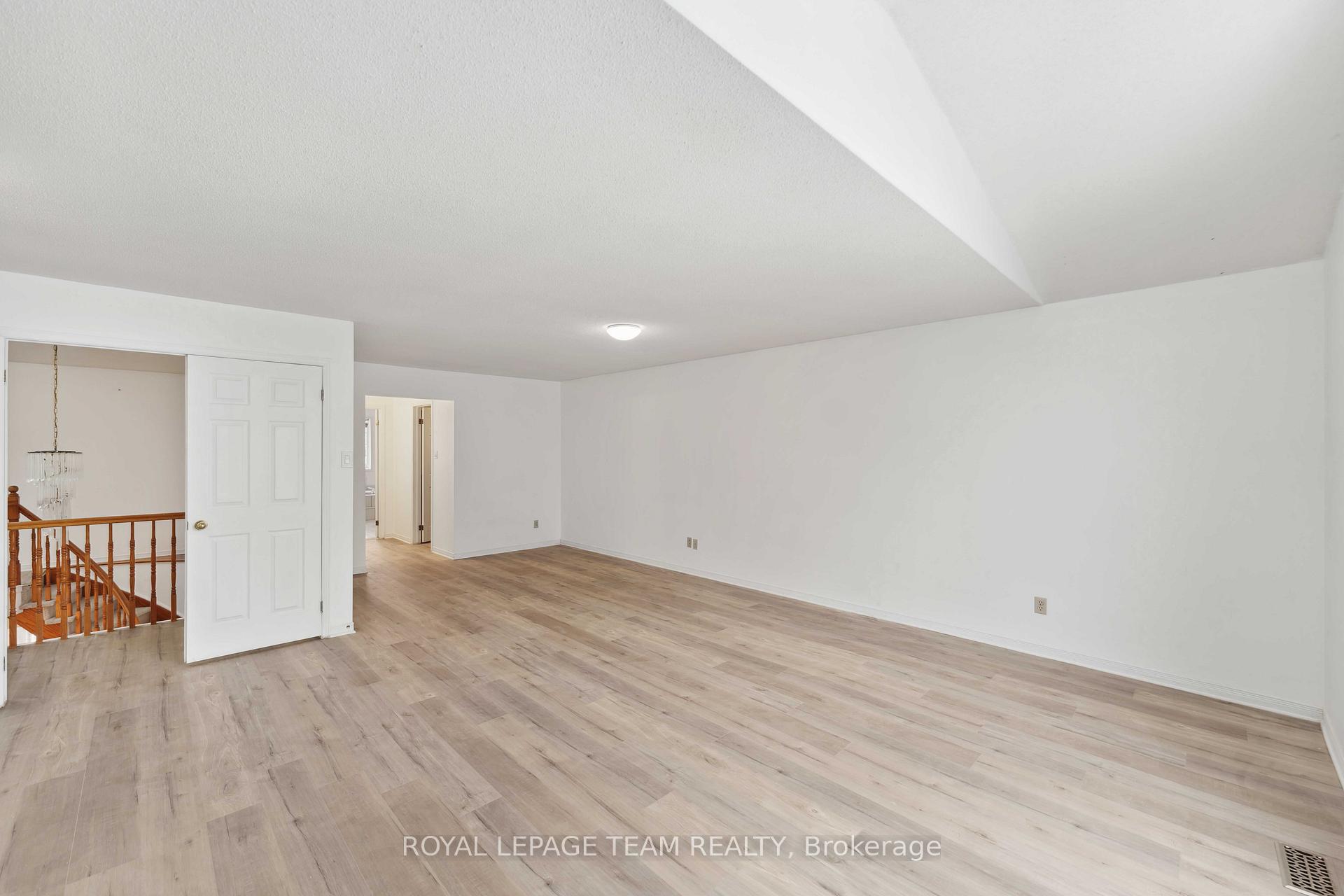 Photo 22 of 1327 Brookline Avenue, Ottawa, Ellwood — HOMEH