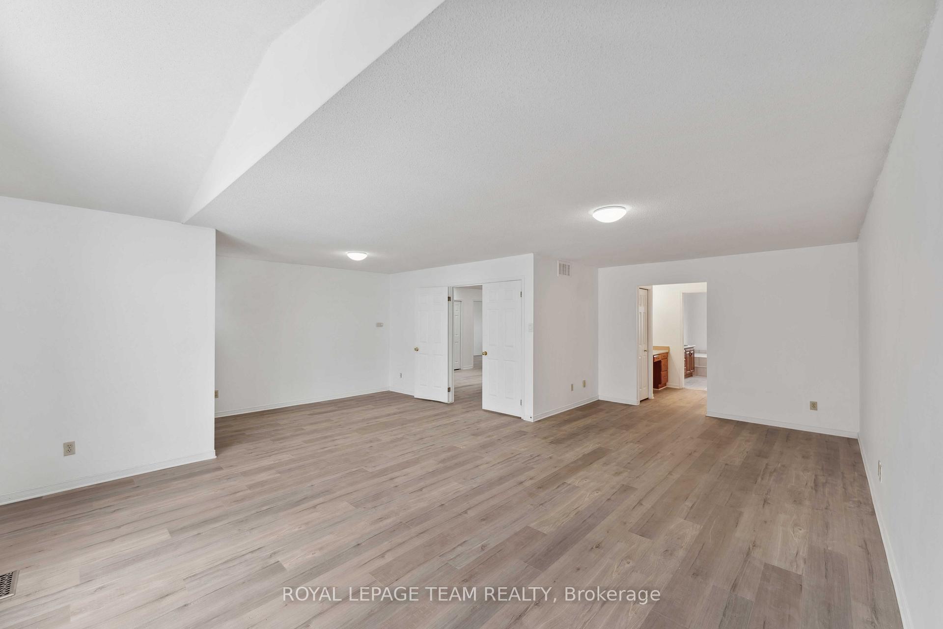 Photo 24 of 1327 Brookline Avenue, Ottawa, Ellwood — HOMEH
