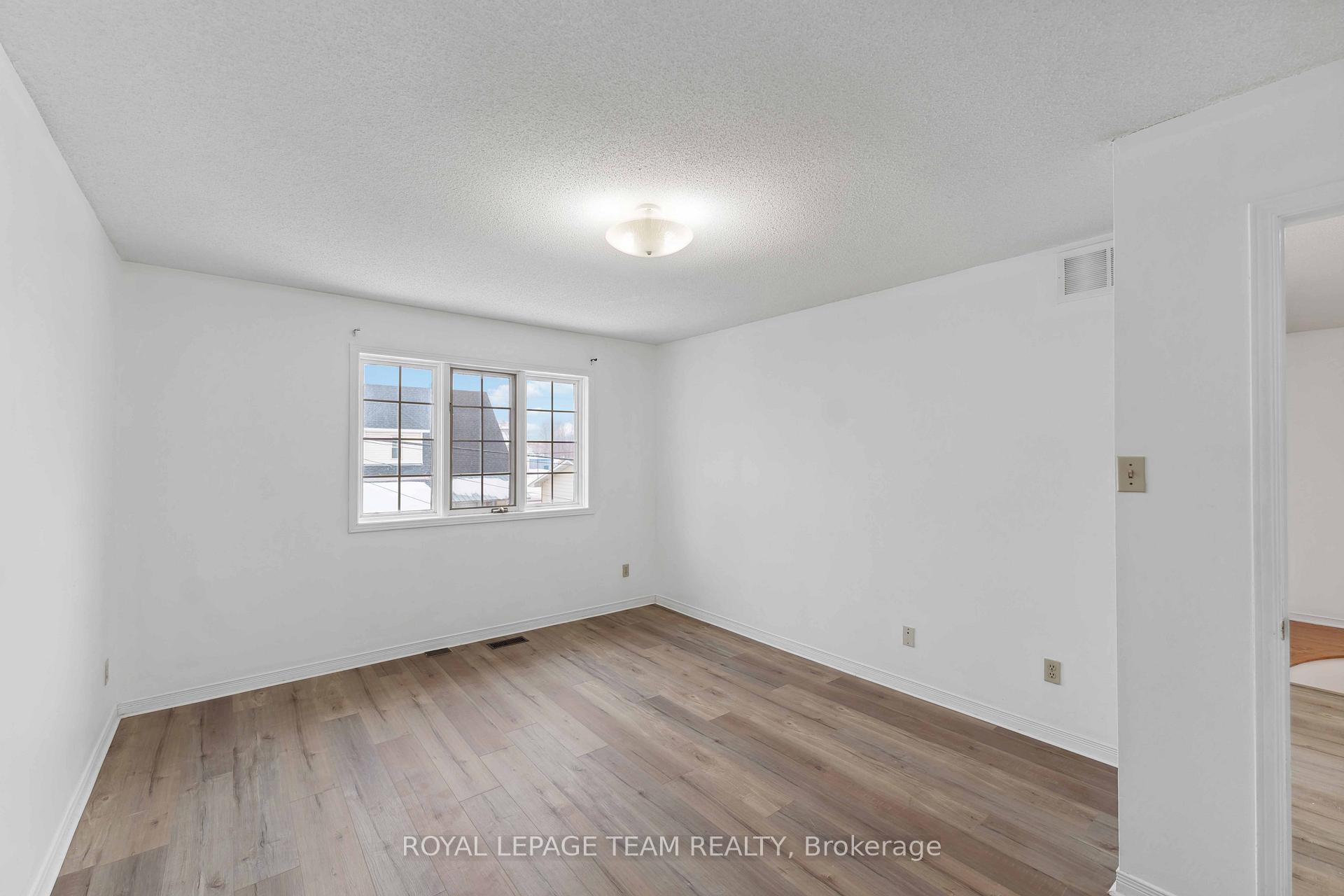 Photo 29 of 1327 Brookline Avenue, Ottawa, Ellwood — HOMEH