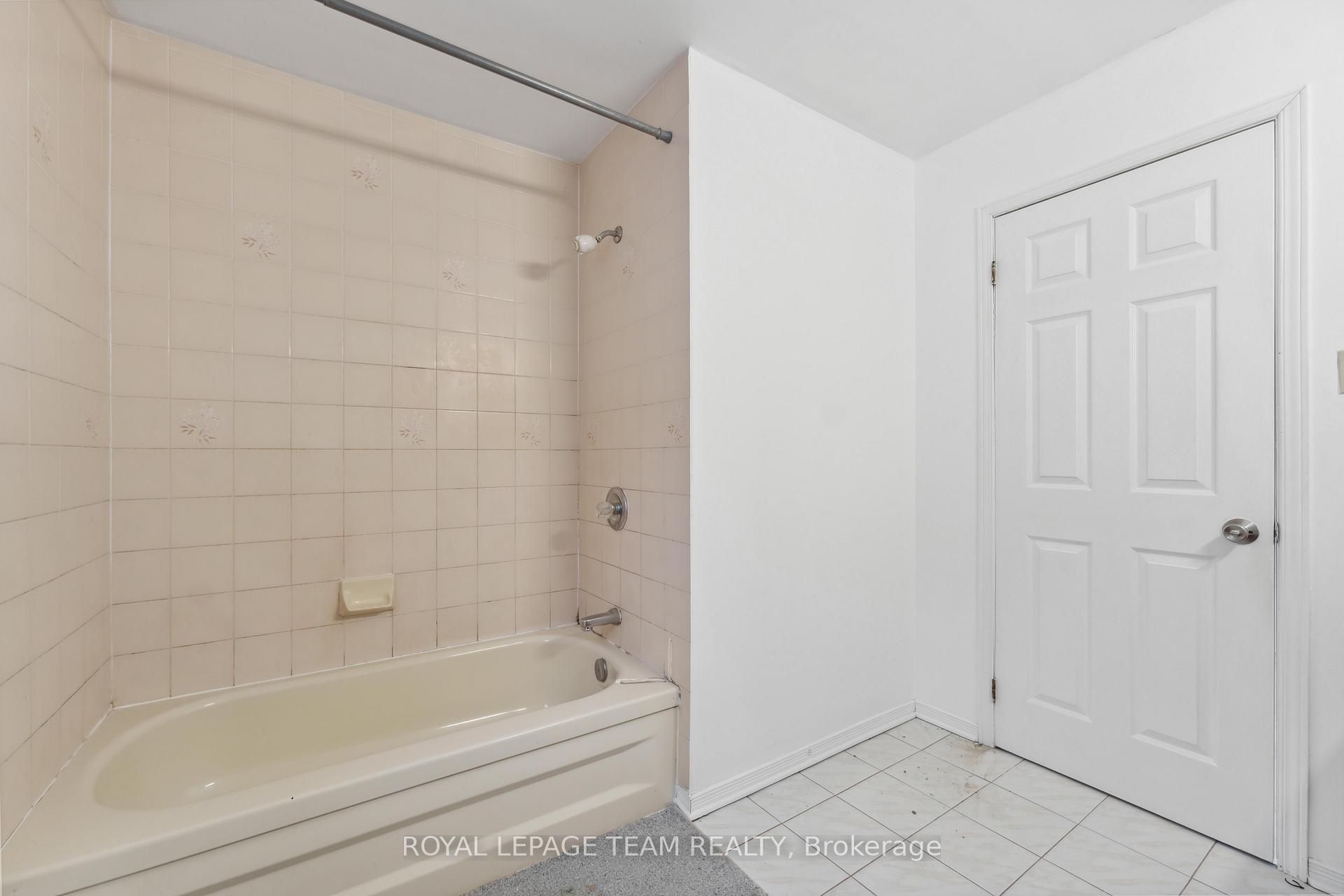 Photo 34 of 1327 Brookline Avenue, Ottawa, Ellwood — HOMEH