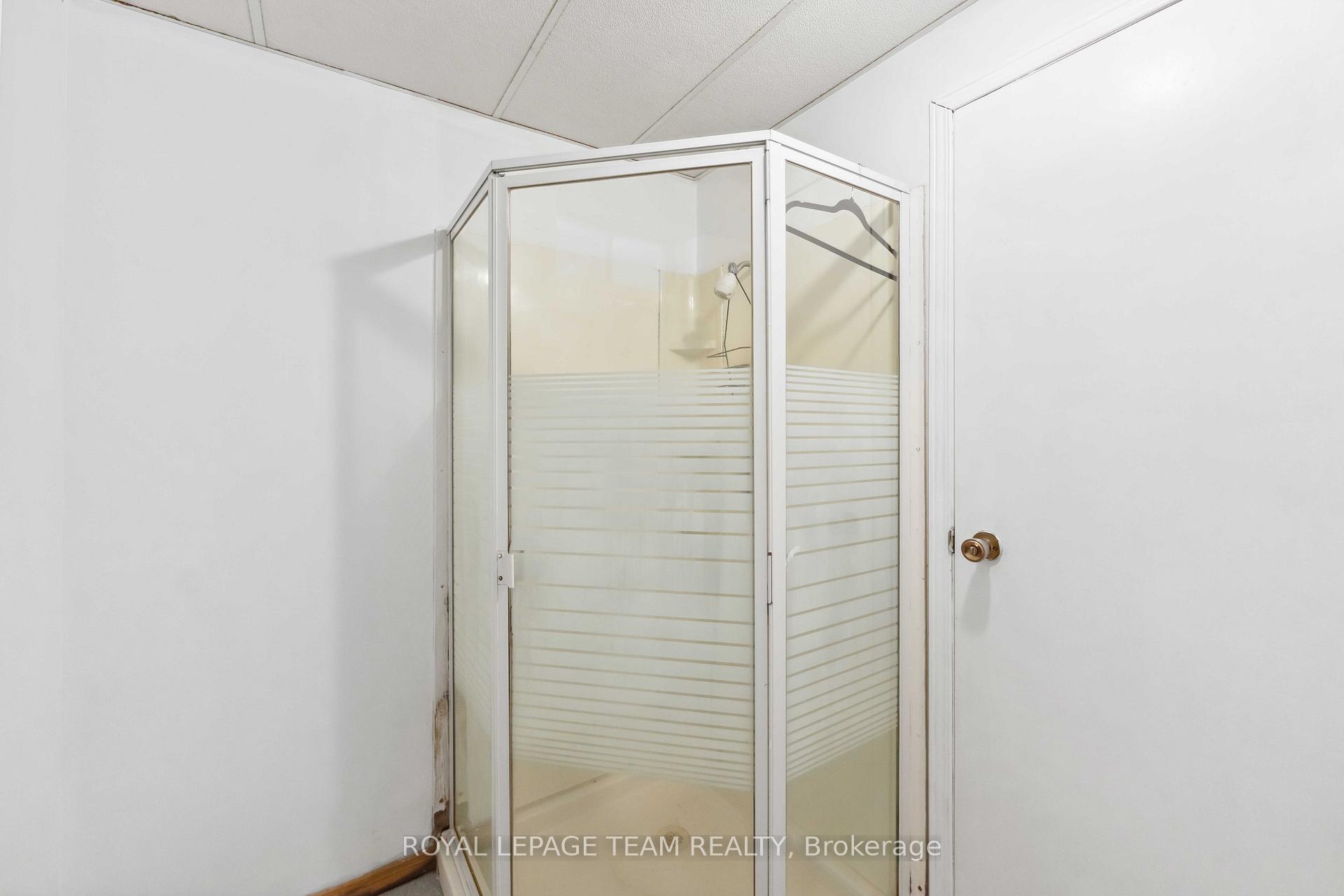 Photo 37 of 1327 Brookline Avenue, Ottawa, Ellwood — HOMEH