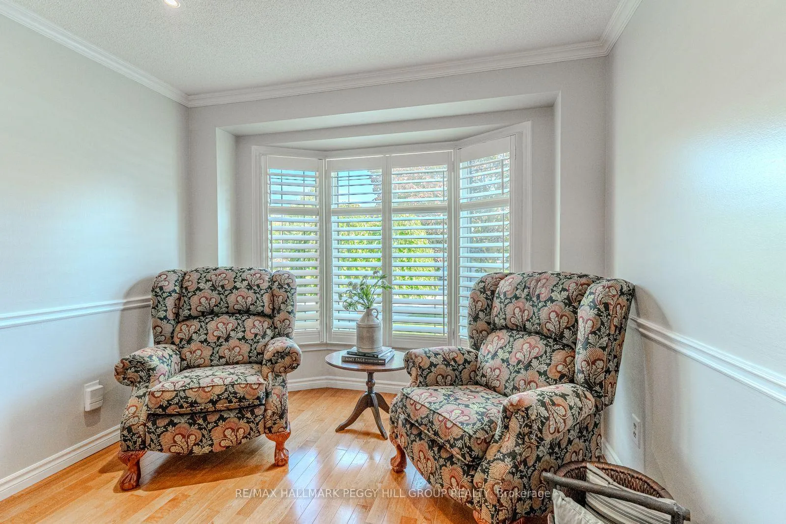 Photo 4 of 222 Bishop Drive, Barrie, Ardagh — HOMEH