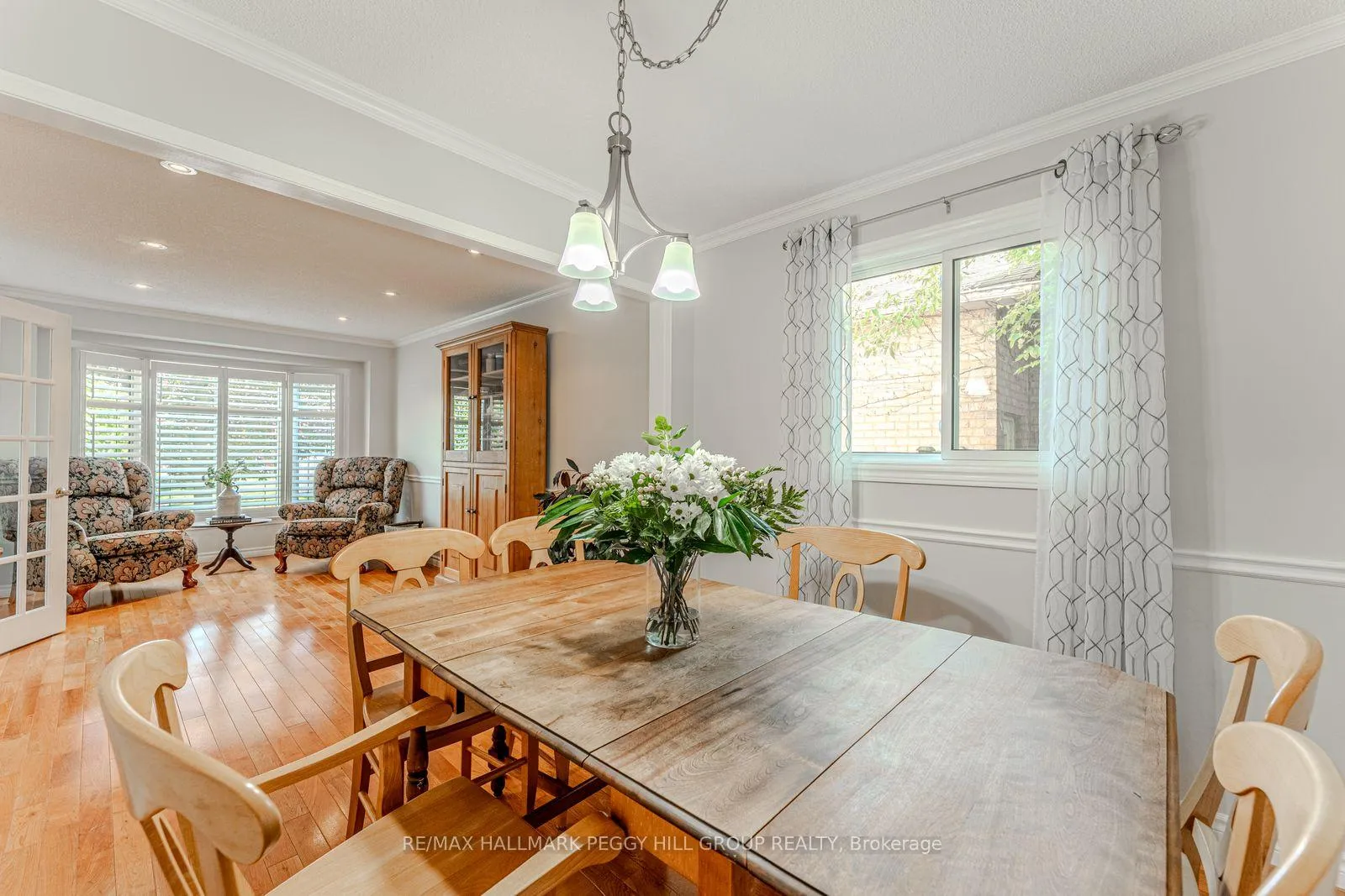 Photo 5 of 222 Bishop Drive, Barrie, Ardagh — HOMEH