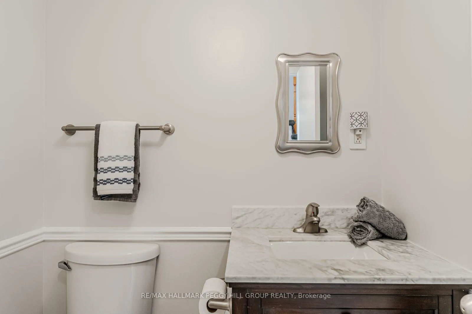 Photo 12 of 222 Bishop Drive, Barrie, Ardagh — HOMEH