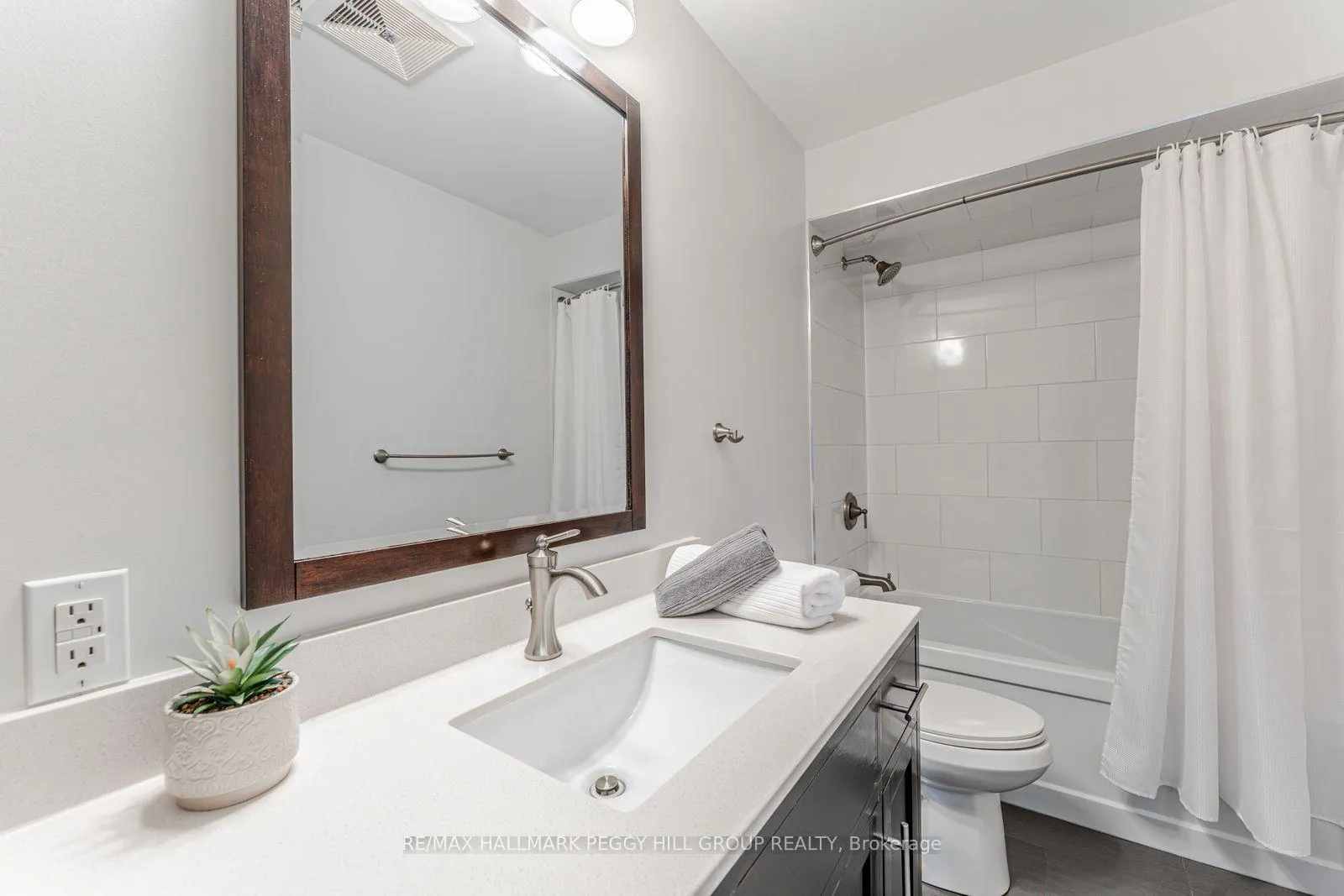 Photo 16 of 222 Bishop Drive, Barrie, Ardagh — HOMEH