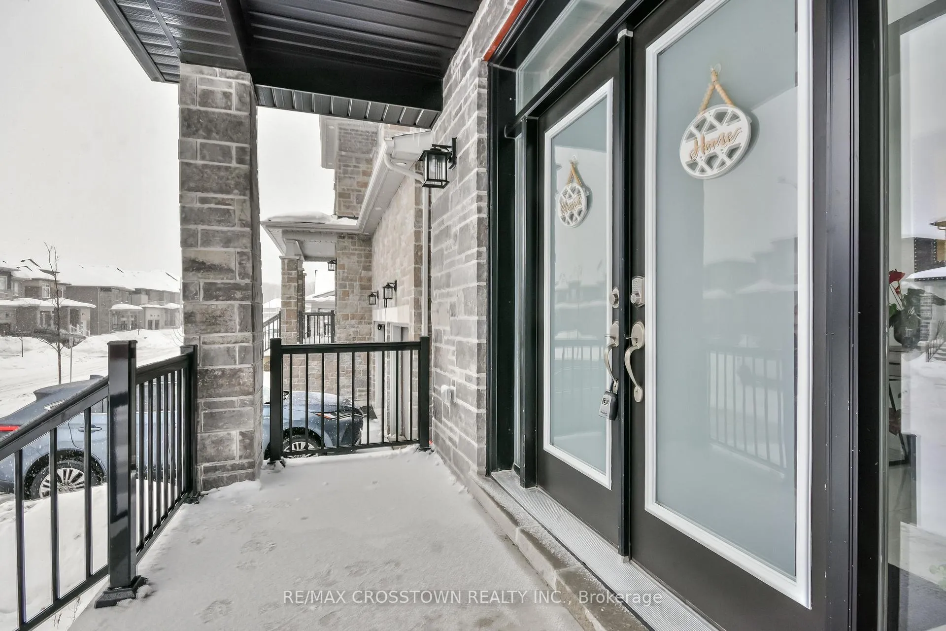 Photo 2 of 119 Franklin Trail, Barrie, Rural Barrie Southwest — HOMEH