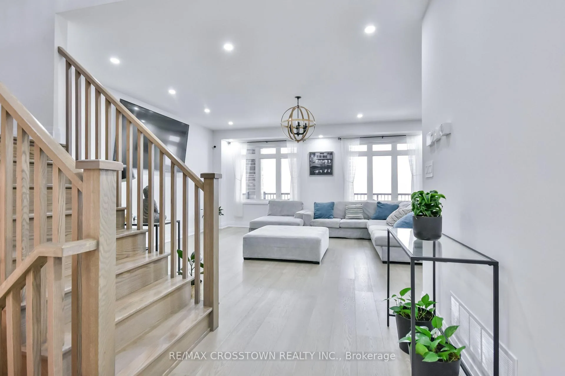 Photo 7 of 119 Franklin Trail, Barrie, Rural Barrie Southwest — HOMEH