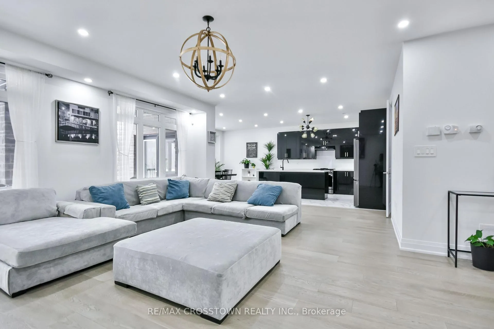 Photo 9 of 119 Franklin Trail, Barrie, Rural Barrie Southwest — HOMEH