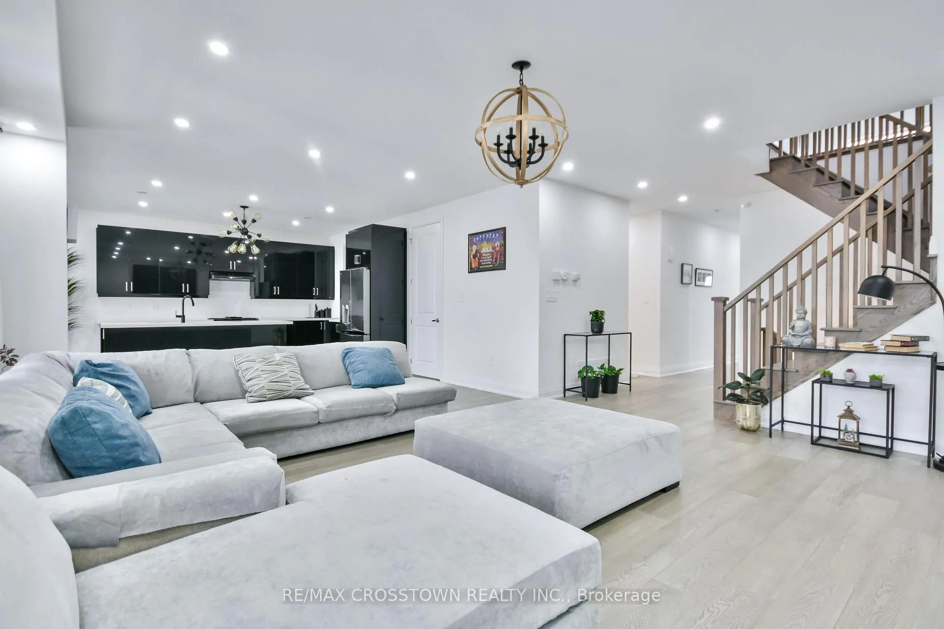 Photo 11 of 119 Franklin Trail, Barrie, Rural Barrie Southwest — HOMEH
