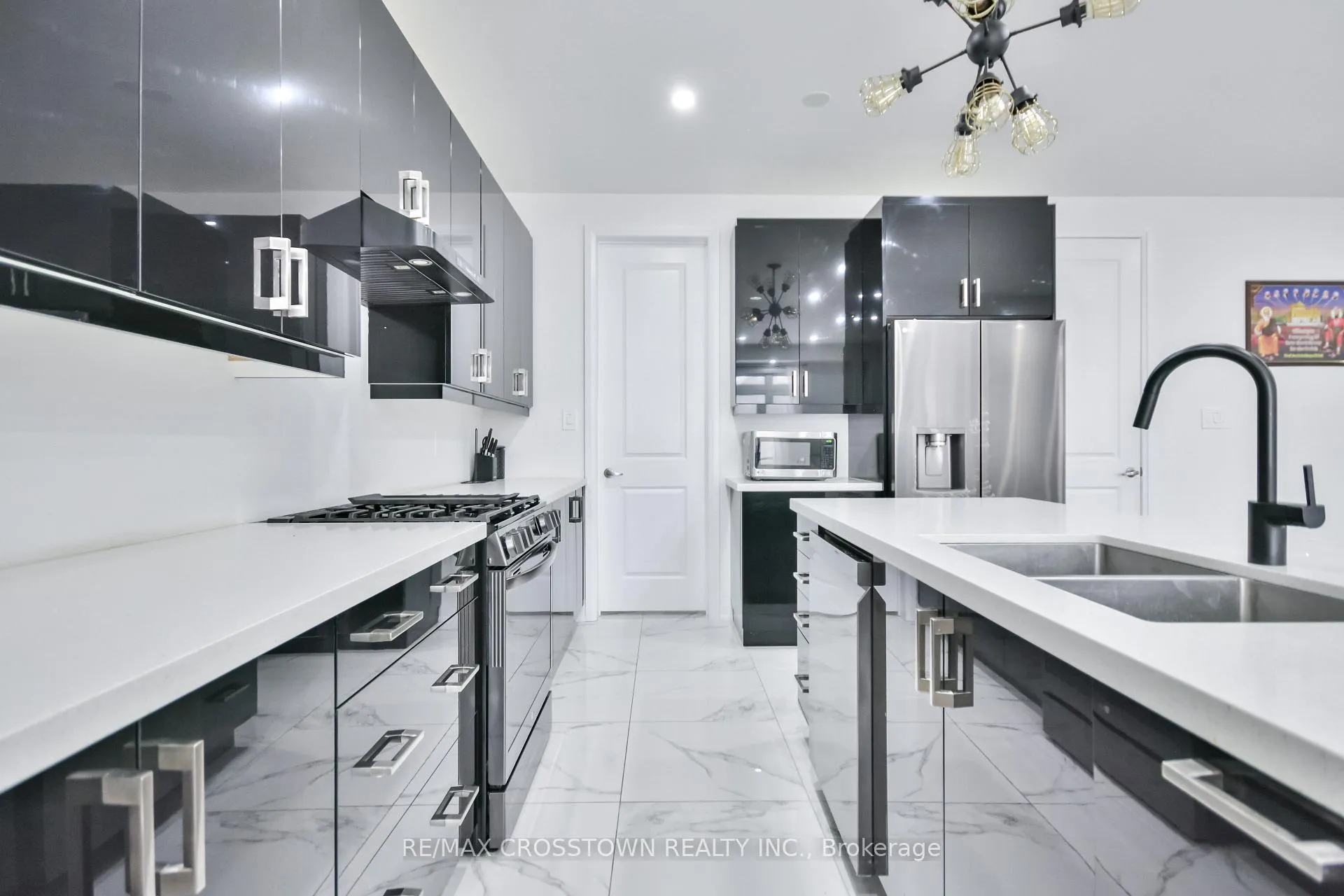 Photo 16 of 119 Franklin Trail, Barrie, Rural Barrie Southwest — HOMEH