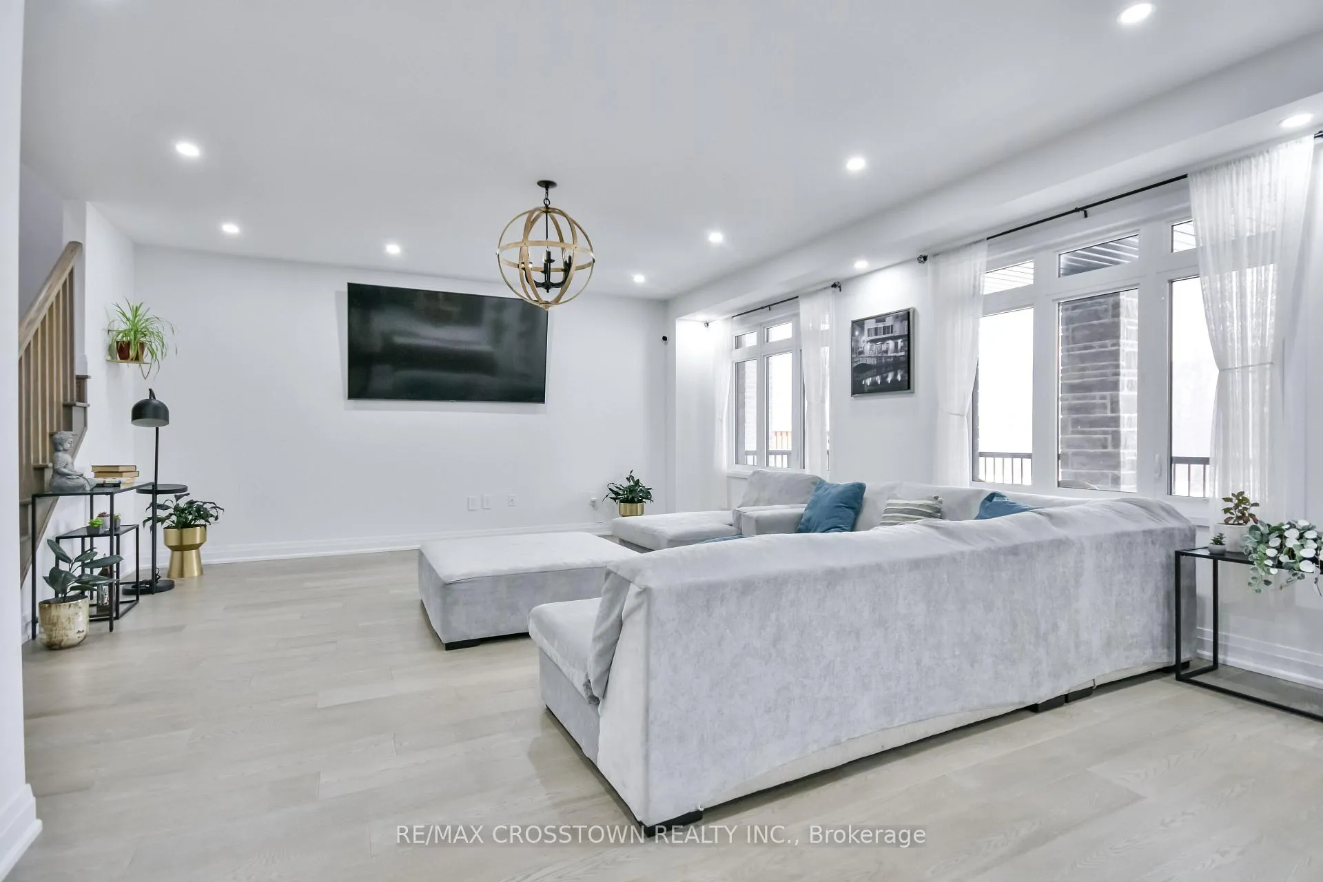 Photo 18 of 119 Franklin Trail, Barrie, Rural Barrie Southwest — HOMEH