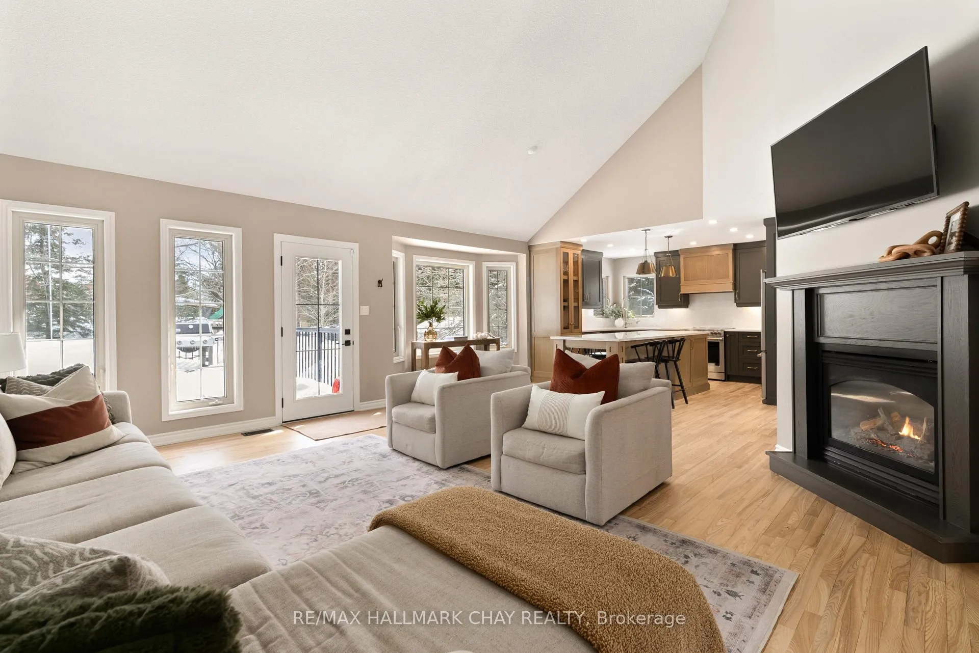 Photo 4 of 32 Forest Hill Drive, Springwater, Midhurst — HOMEH