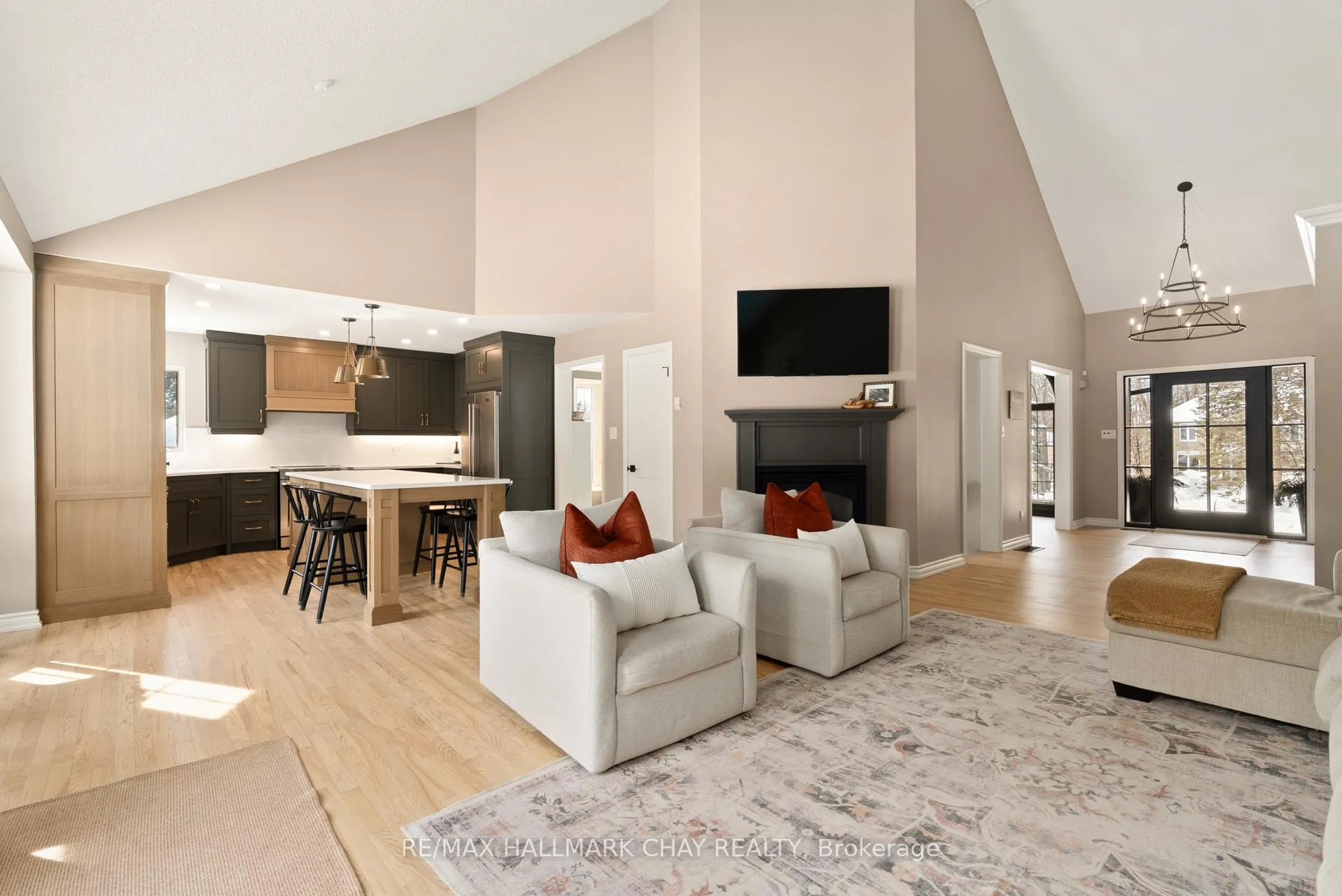 Photo 5 of 32 Forest Hill Drive, Springwater, Midhurst — HOMEH