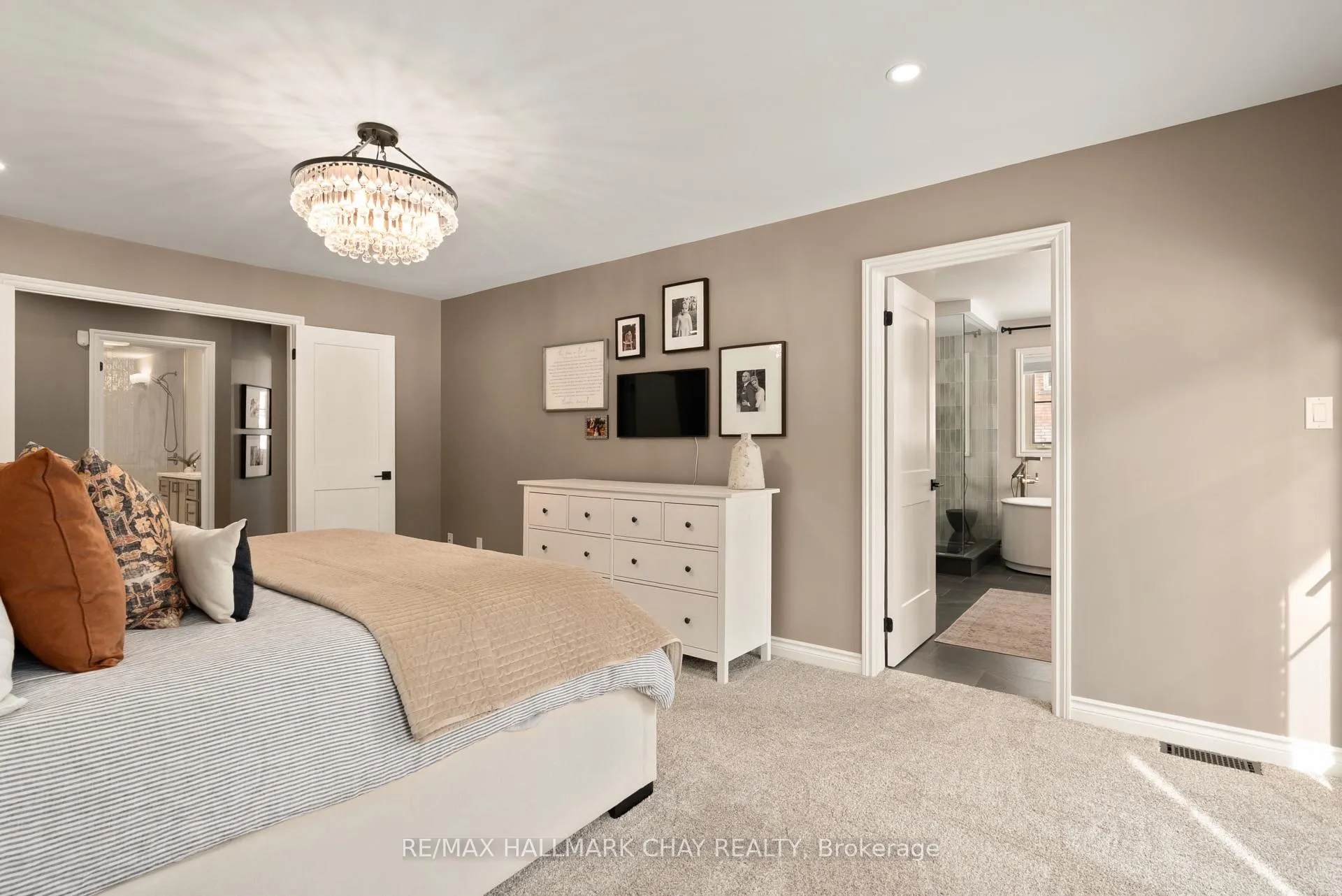 Photo 19 of 32 Forest Hill Drive, Springwater, Midhurst — HOMEH