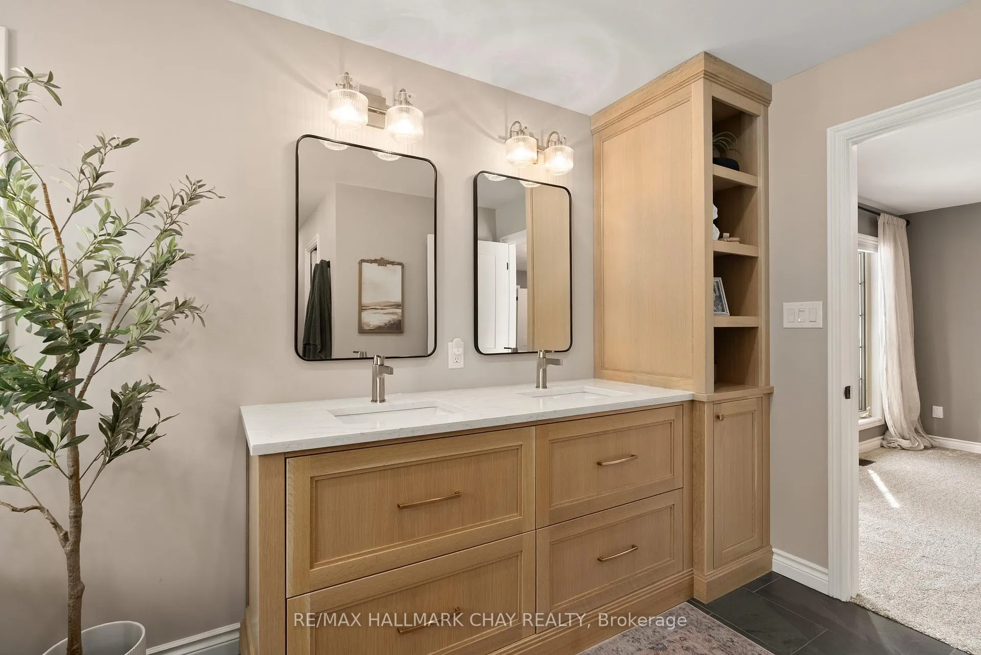 Photo 22 of 32 Forest Hill Drive, Springwater, Midhurst — HOMEH
