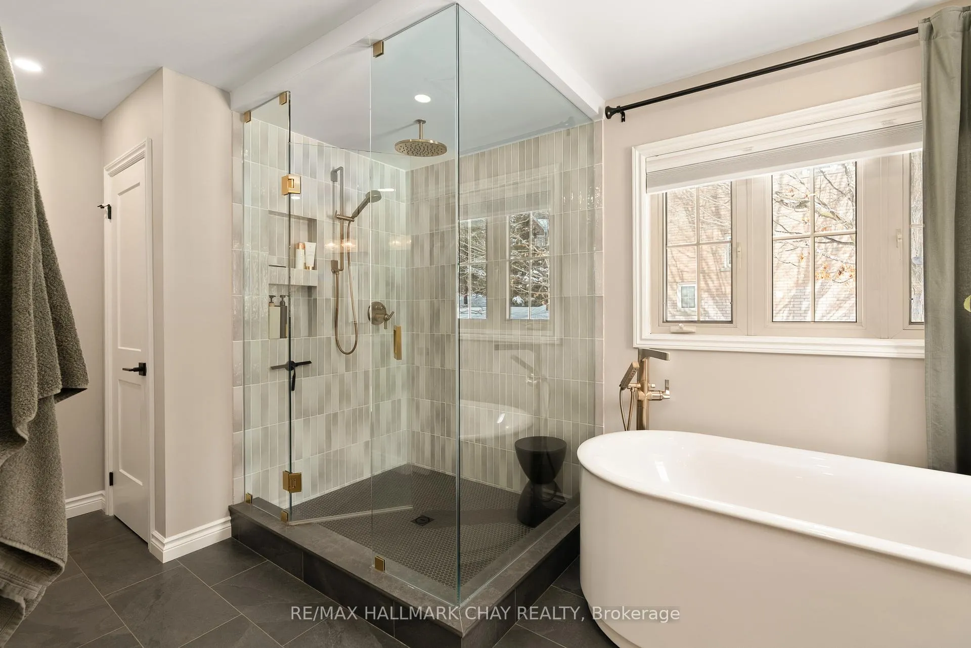 Photo 26 of 32 Forest Hill Drive, Springwater, Midhurst — HOMEH