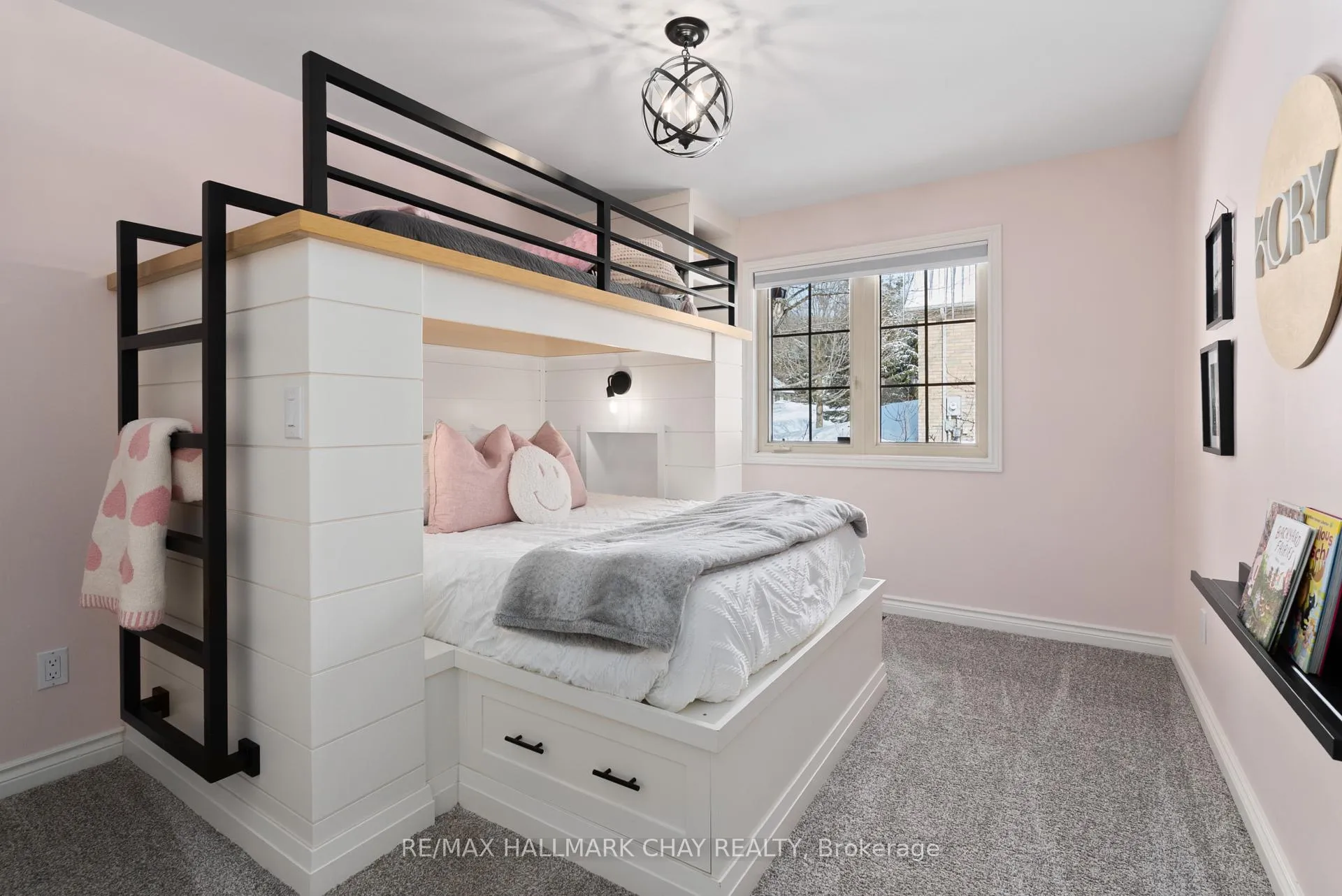 Photo 33 of 32 Forest Hill Drive, Springwater, Midhurst — HOMEH