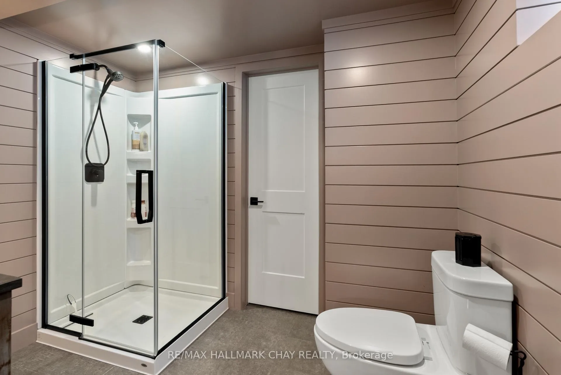 Photo 41 of 32 Forest Hill Drive, Springwater, Midhurst — HOMEH