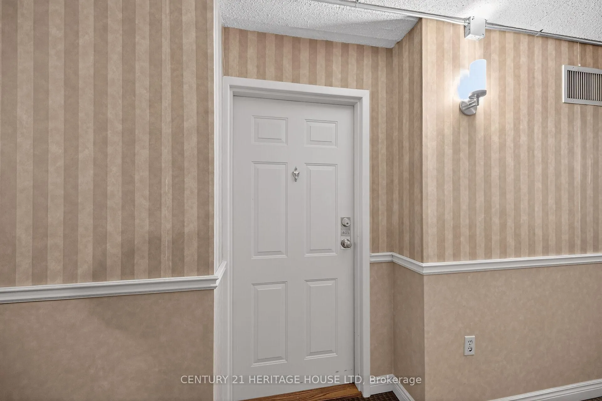 Photo 3 of Unit 405, 88 Tollgate Road, Brantford — HOMEH