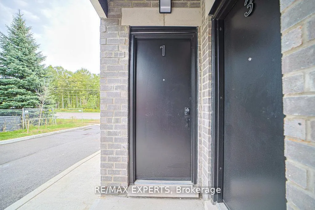 Photo 2 of Unit 1, 426 Veterans Drive, Barrie, Holly — HOMEH
