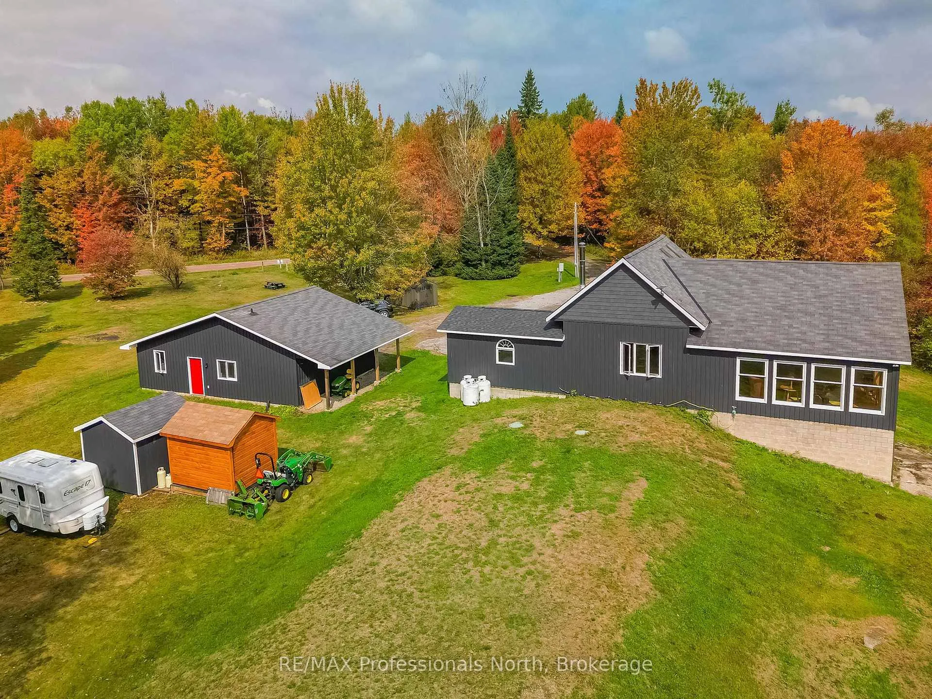 Photo 2 of 1110 Sedgwick Road, Minden Hills, Snowdon — HOMEH