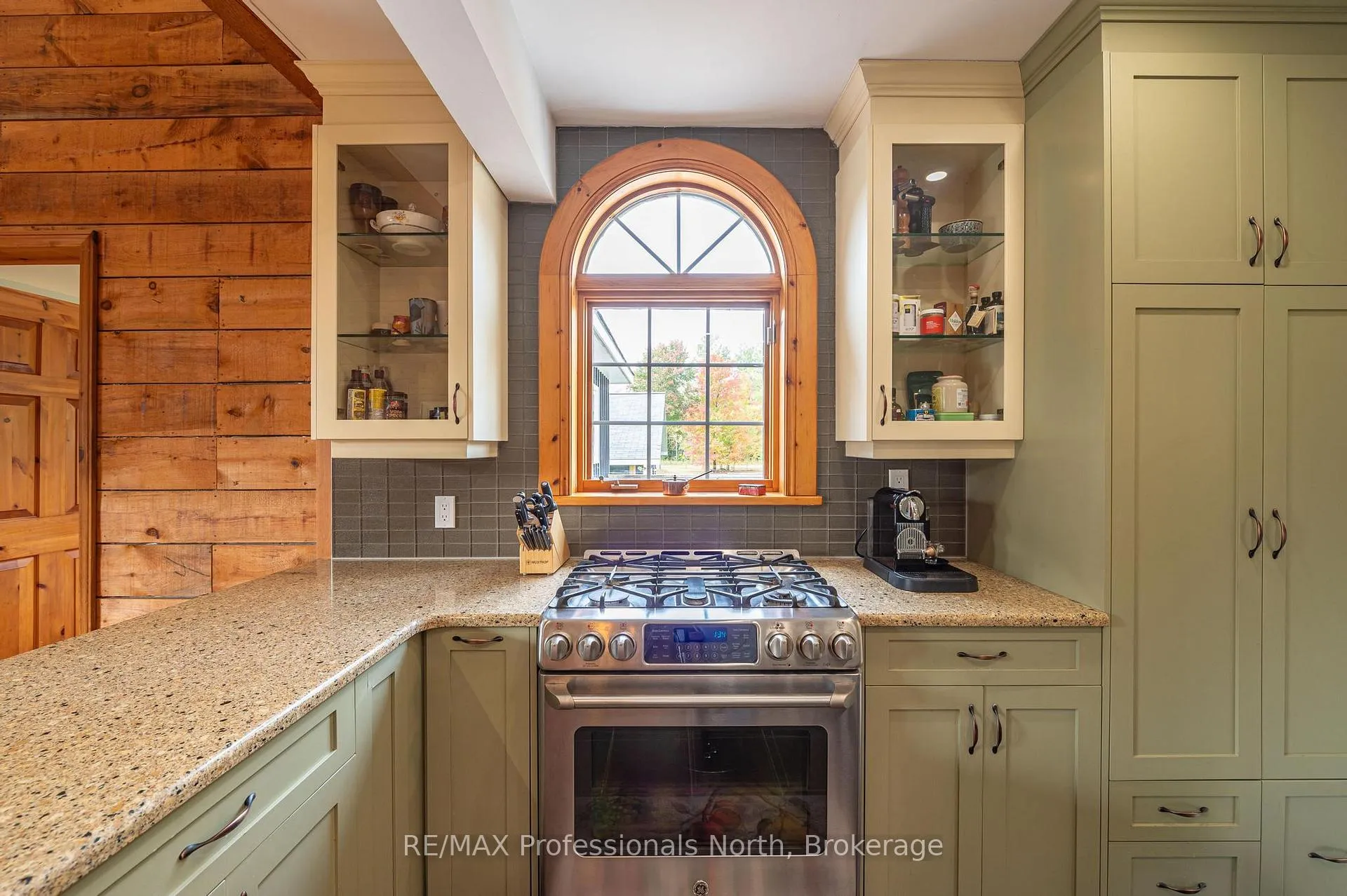 Photo 6 of 1110 Sedgwick Road, Minden Hills, Snowdon — HOMEH