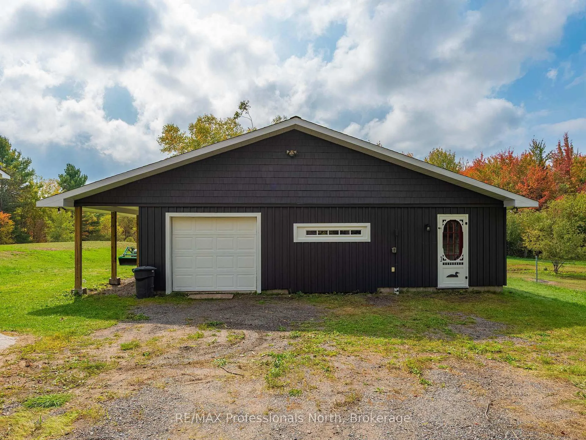 Photo 24 of 1110 Sedgwick Road, Minden Hills, Snowdon — HOMEH