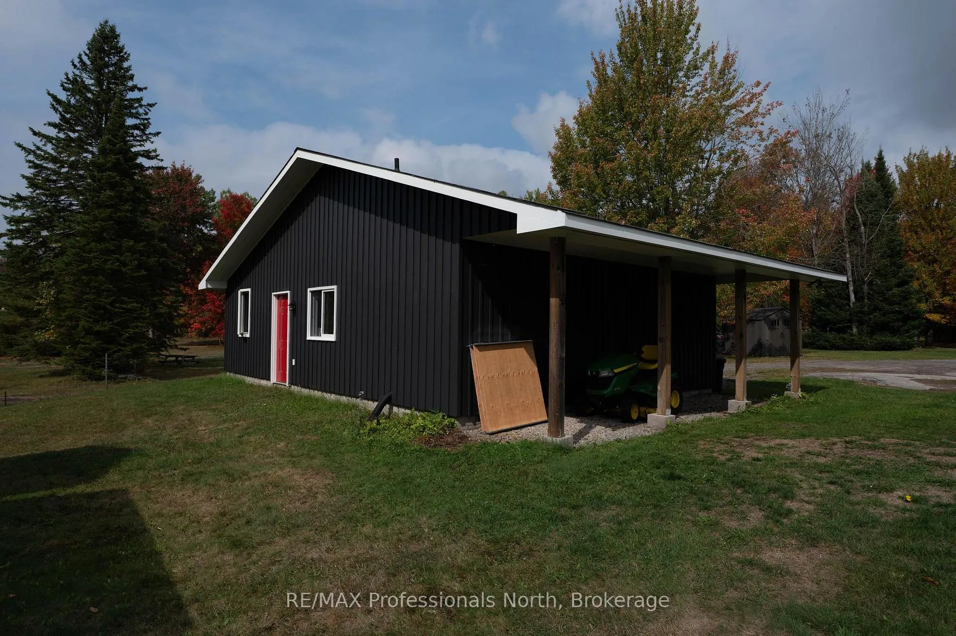 Photo 36 of 1110 Sedgwick Road, Minden Hills, Snowdon — HOMEH