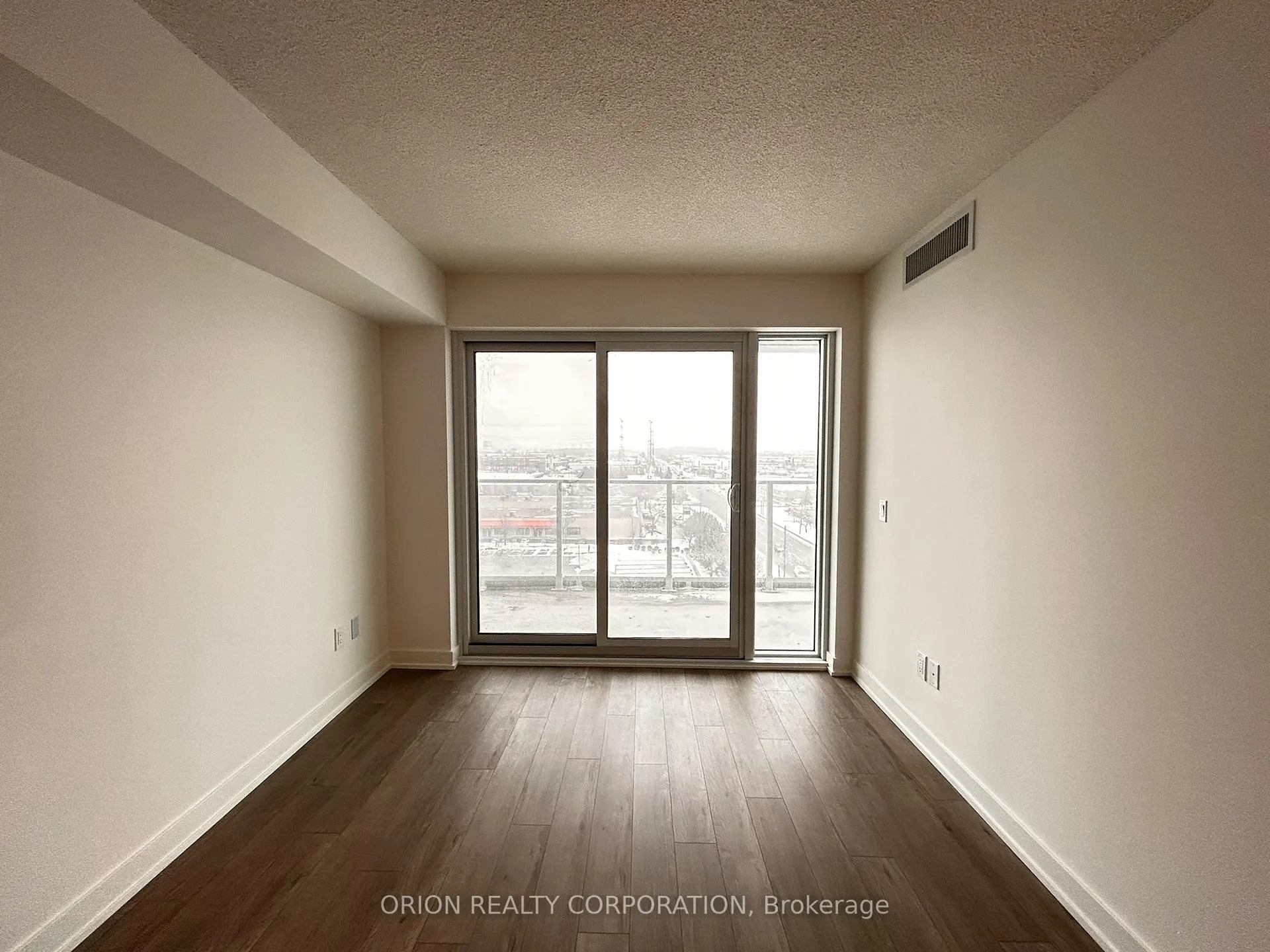 Photo 6 of Unit 904, 1010 Sandy Beach Road, Pickering, Bay Ridges — HOMEH