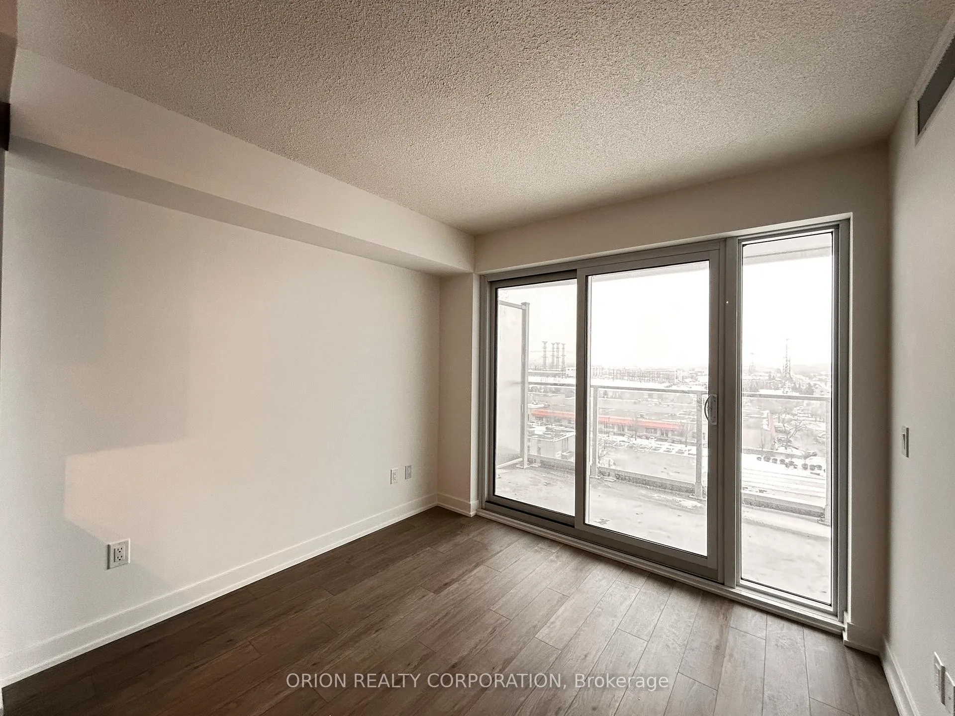Photo 7 of Unit 904, 1010 Sandy Beach Road, Pickering, Bay Ridges — HOMEH
