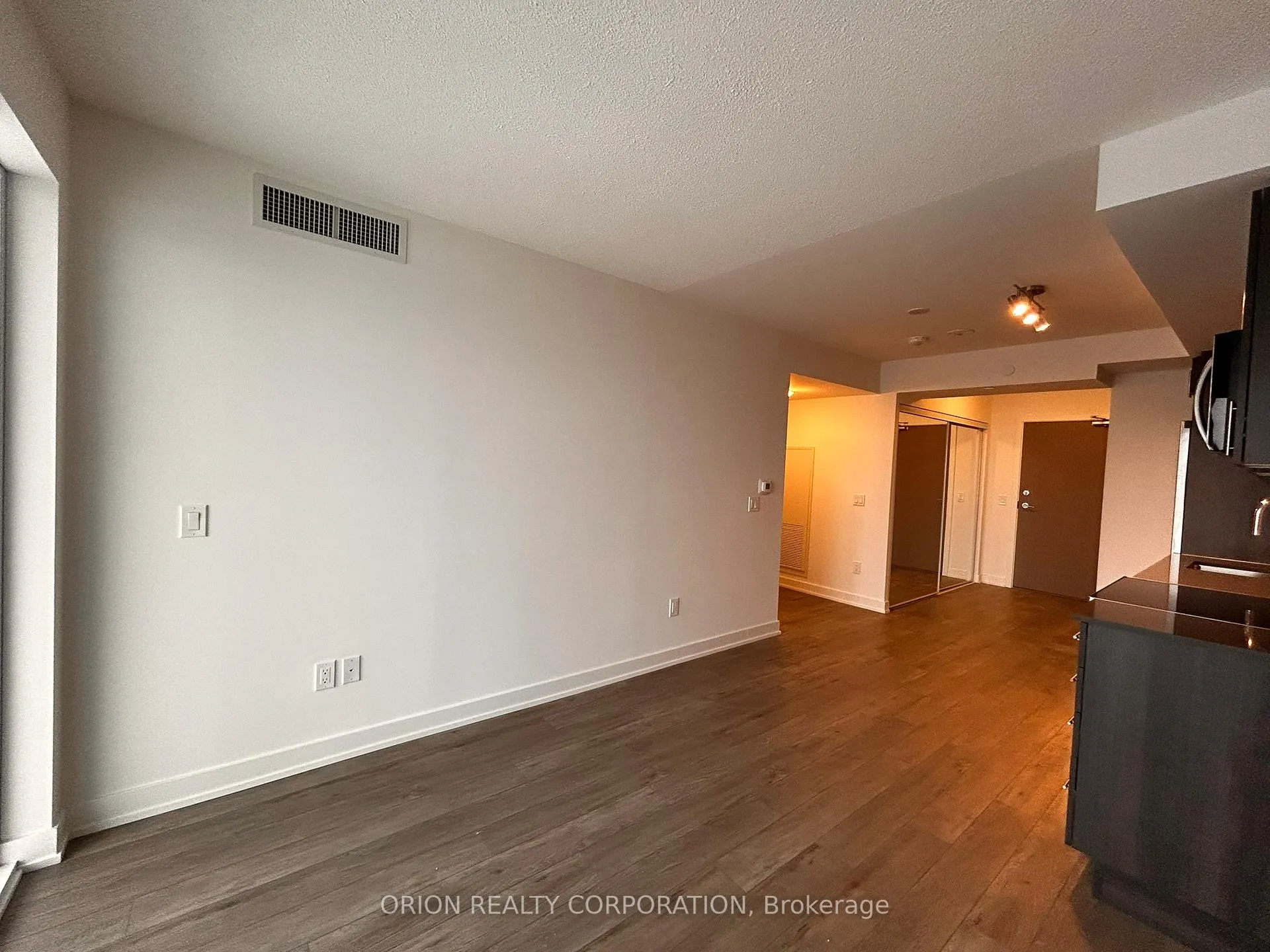 Photo 9 of Unit 904, 1010 Sandy Beach Road, Pickering, Bay Ridges — HOMEH