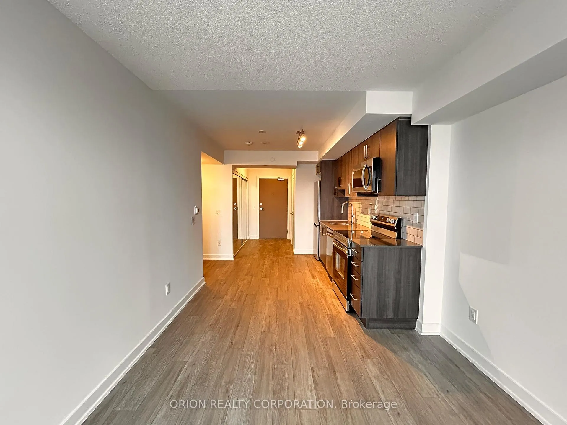 Photo 10 of Unit 904, 1010 Sandy Beach Road, Pickering, Bay Ridges — HOMEH