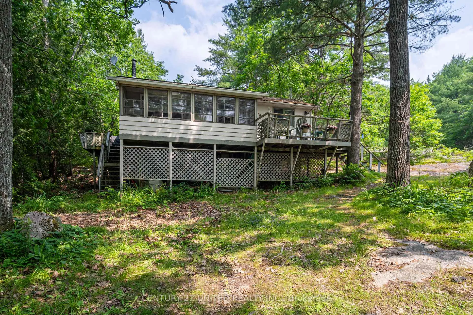 Front of 1207 Anstruther Lake Wao