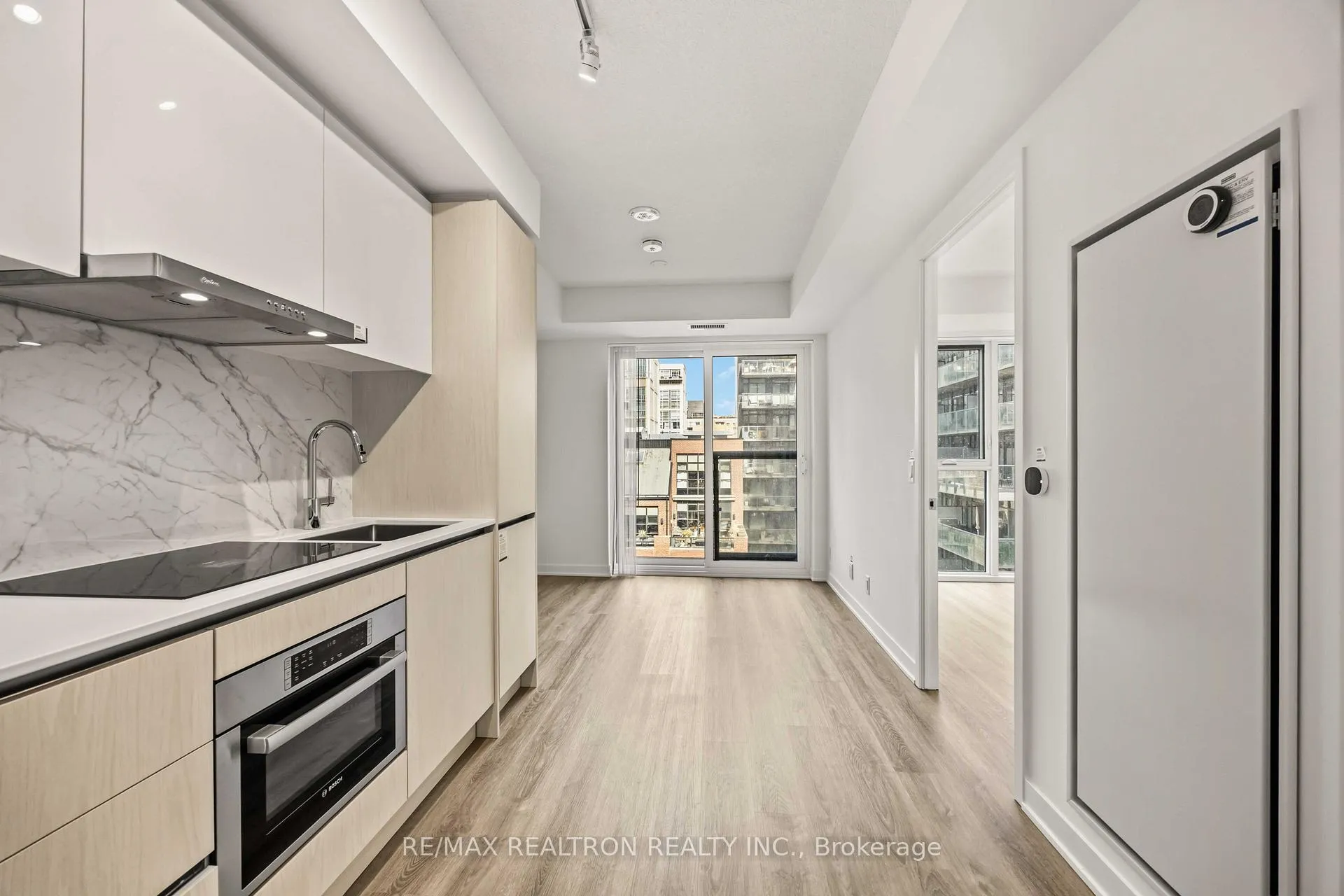 Photo 10 of Unit 905, 180 Front Street E, Toronto, Moss Park — HOMEH