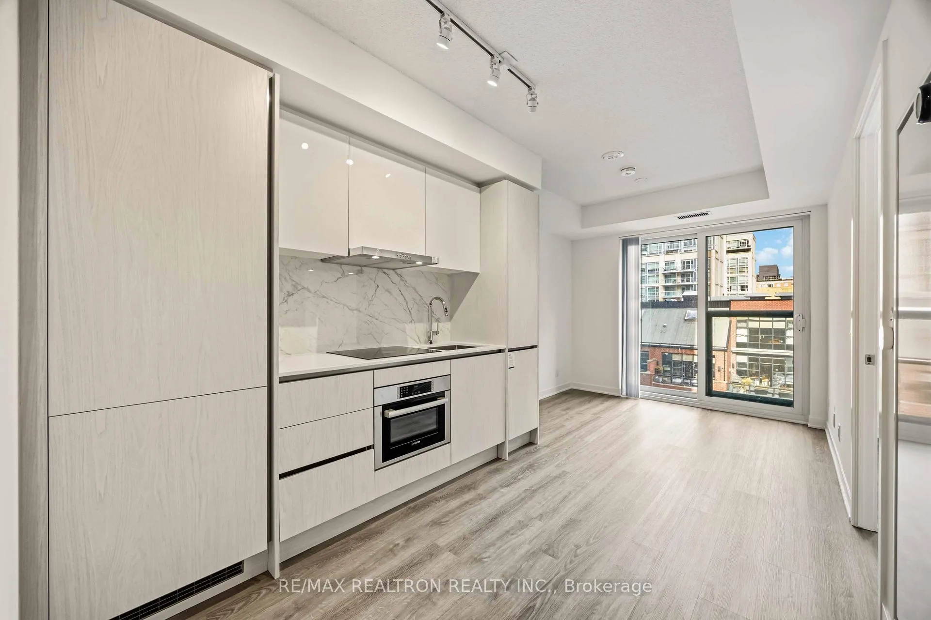 Photo 11 of Unit 905, 180 Front Street E, Toronto, Moss Park — HOMEH