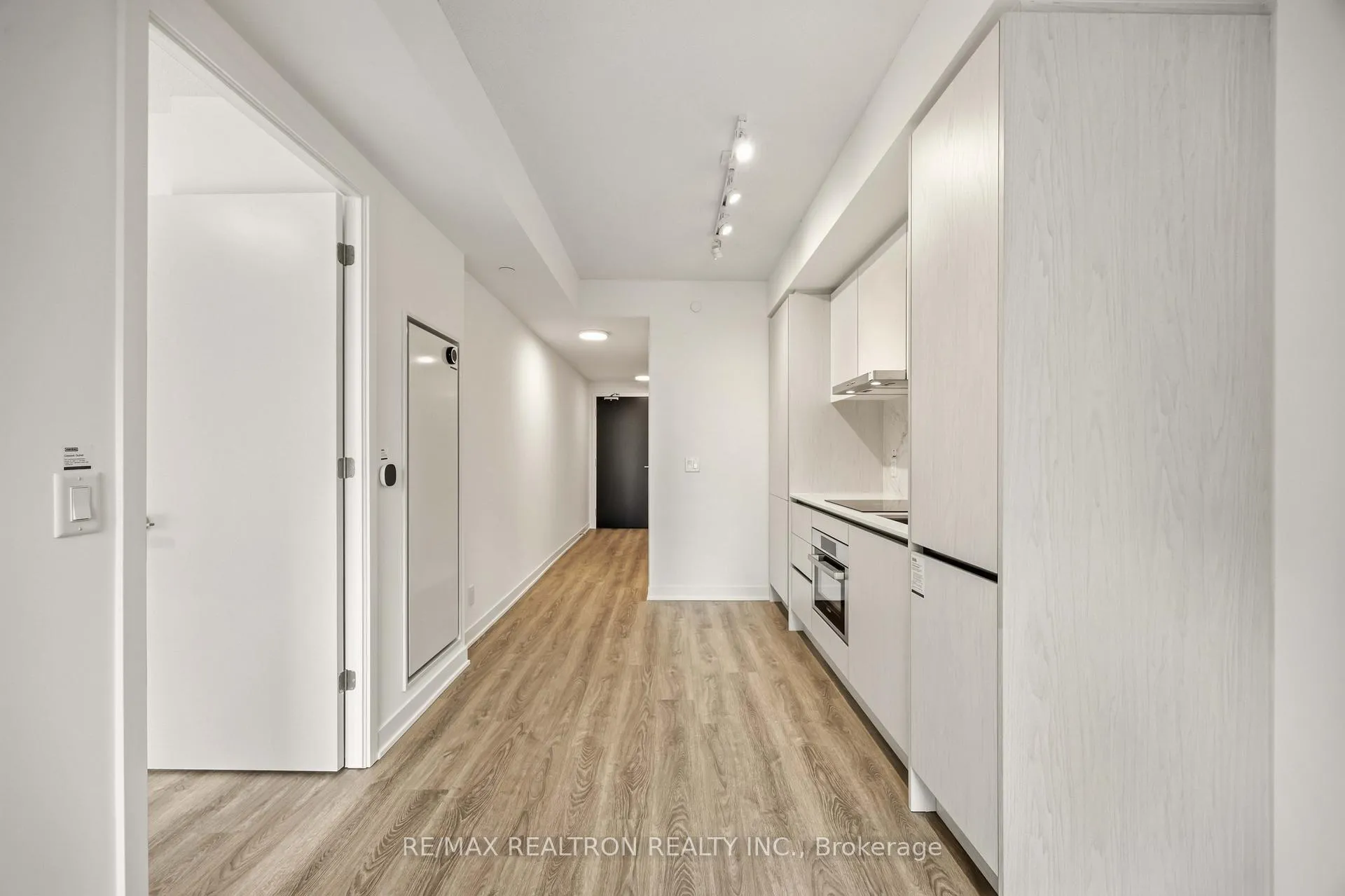 Photo 14 of Unit 905, 180 Front Street E, Toronto, Moss Park — HOMEH