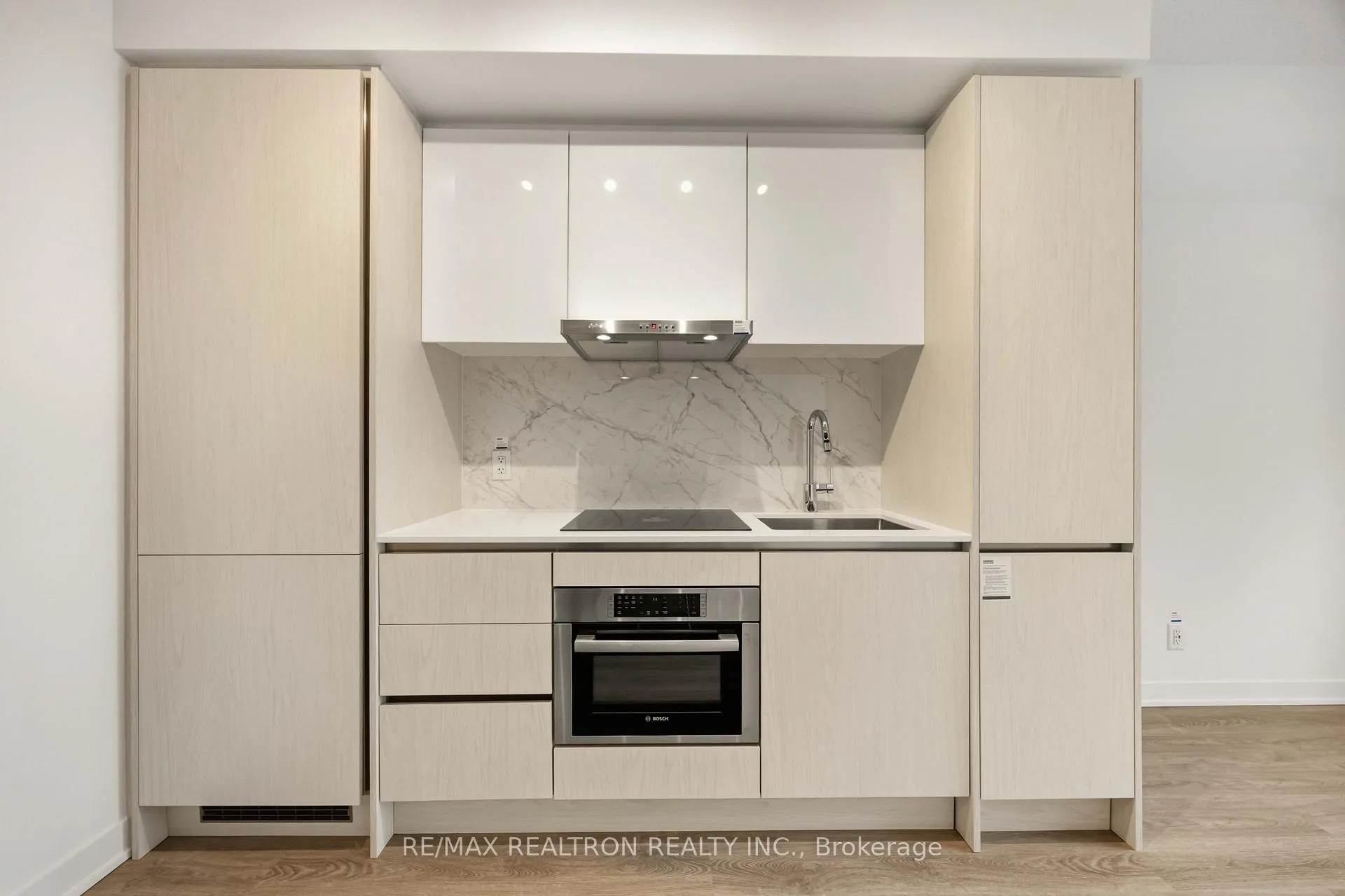 Photo 1 of Unit 905, 180 Front Street E, Toronto, Moss Park — HOMEH