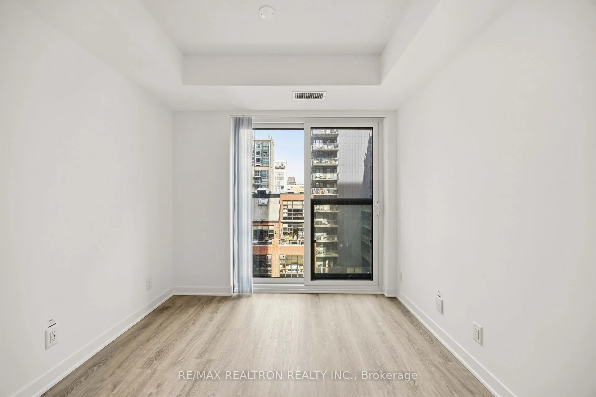 Photo 17 of Unit 905, 180 Front Street E, Toronto, Moss Park — HOMEH