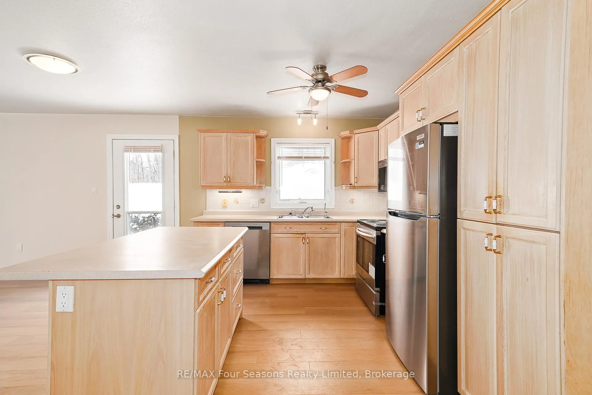 Photo 7 of Unit 1, 275 Huron Street, Clearview, Stayner — HOMEH