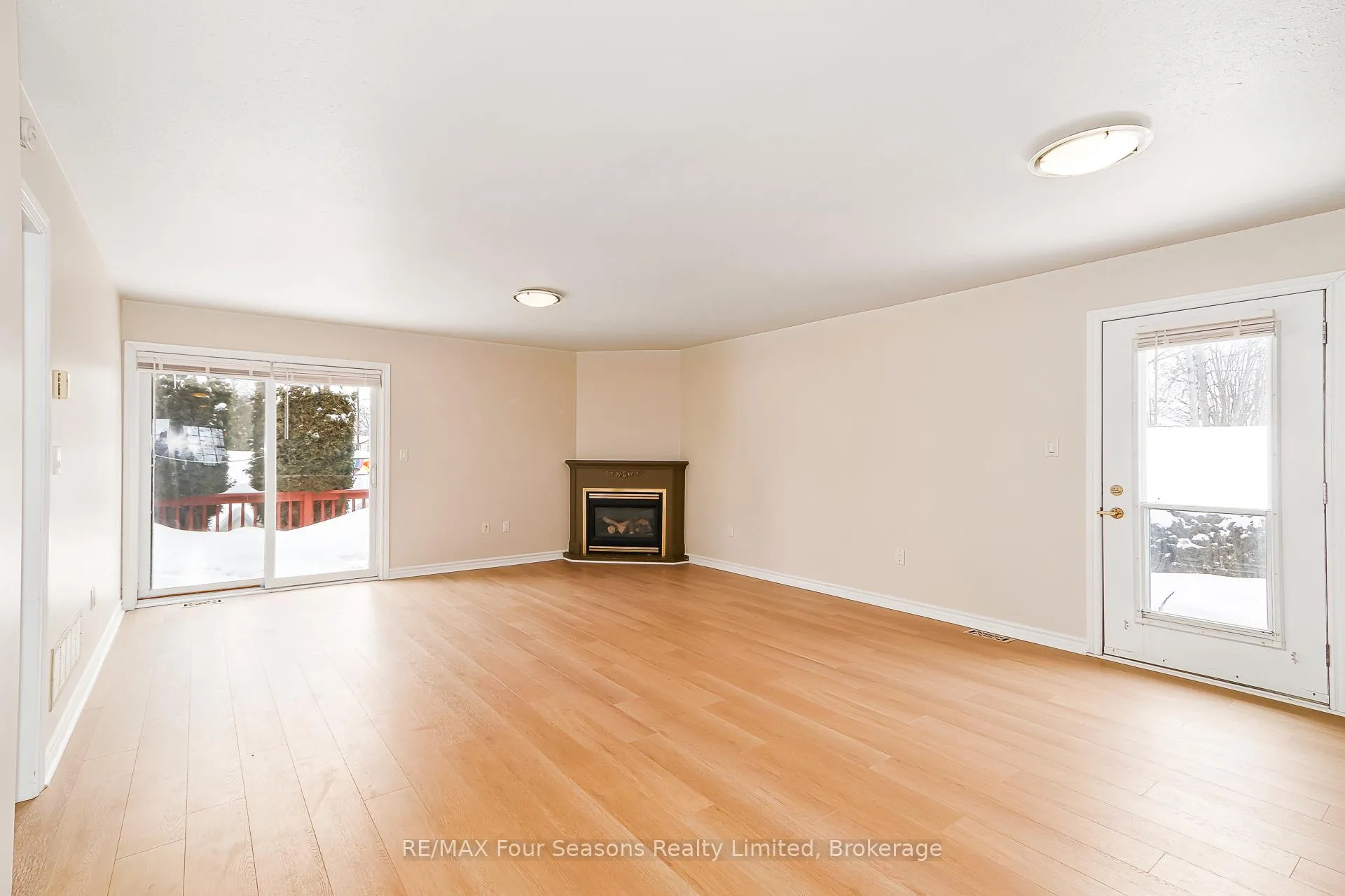 Photo 10 of Unit 1, 275 Huron Street, Clearview, Stayner — HOMEH