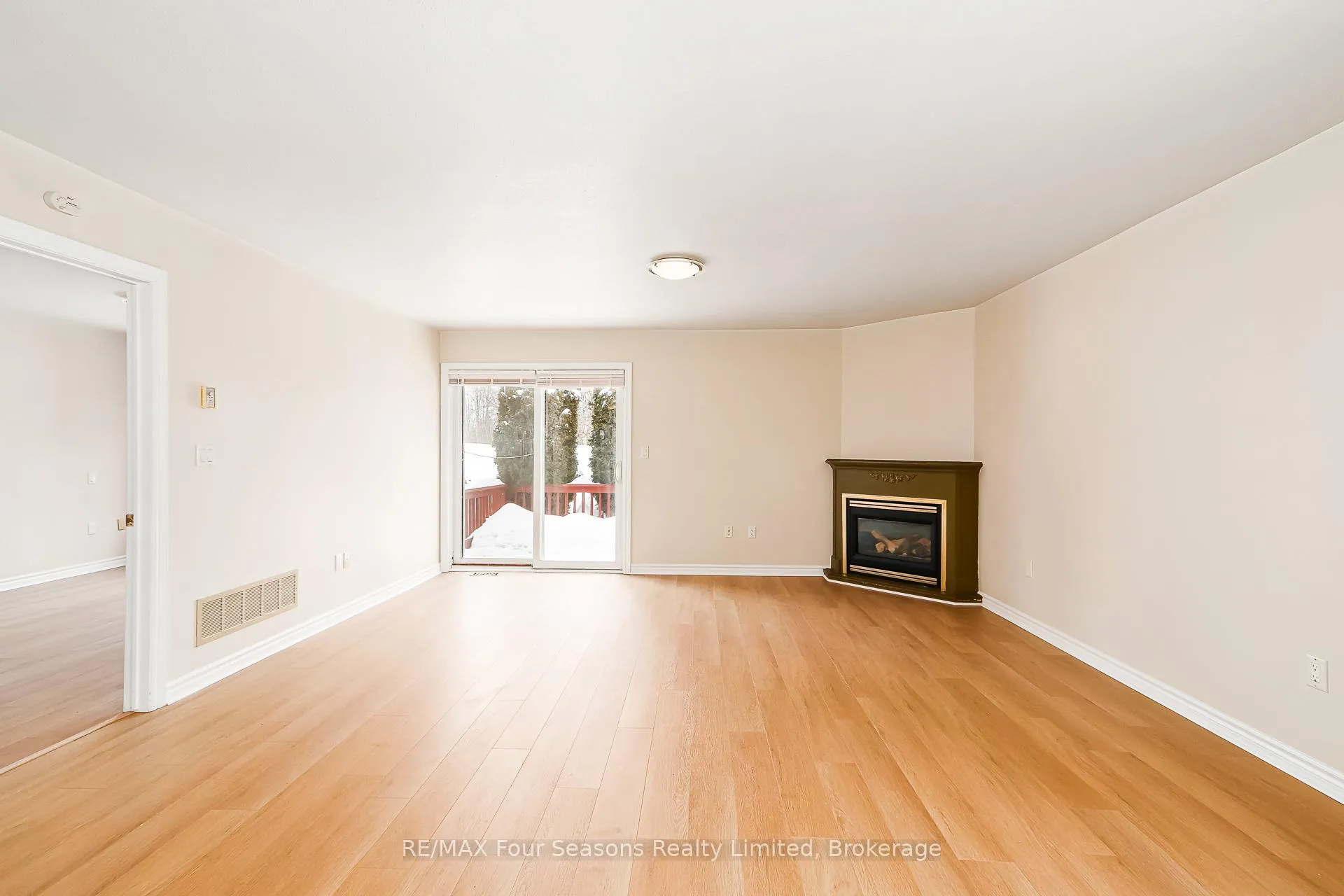 Photo 13 of Unit 1, 275 Huron Street, Clearview, Stayner — HOMEH
