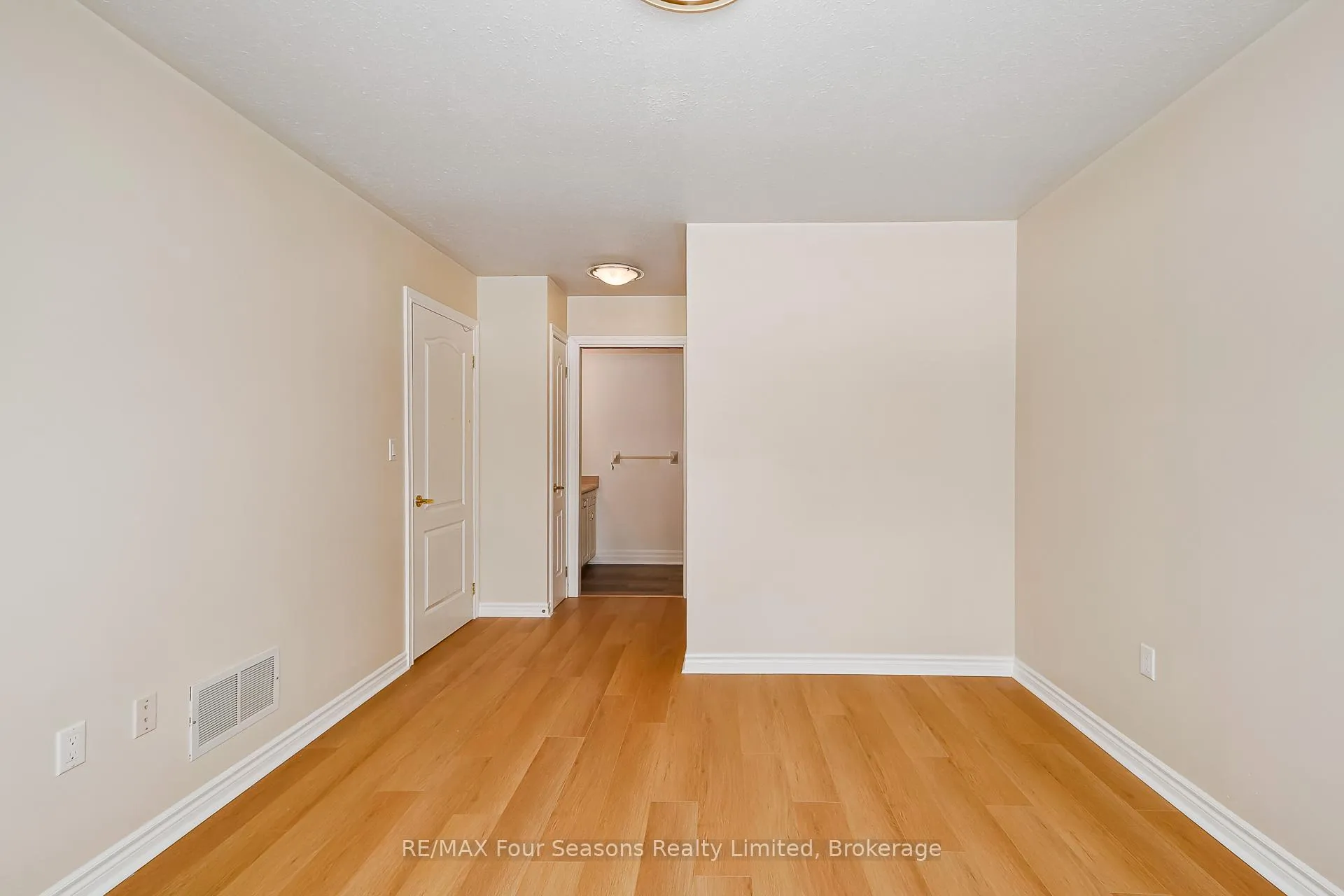 Photo 16 of Unit 1, 275 Huron Street, Clearview, Stayner — HOMEH