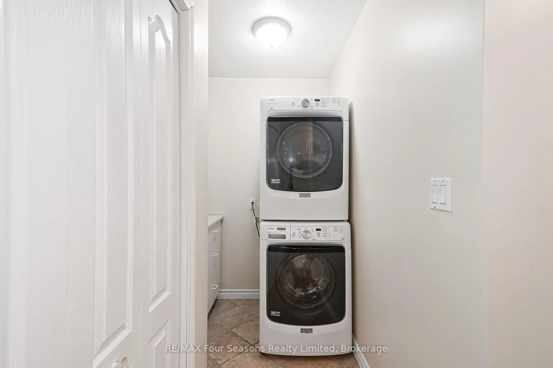 Photo 23 of Unit 1, 275 Huron Street, Clearview, Stayner — HOMEH