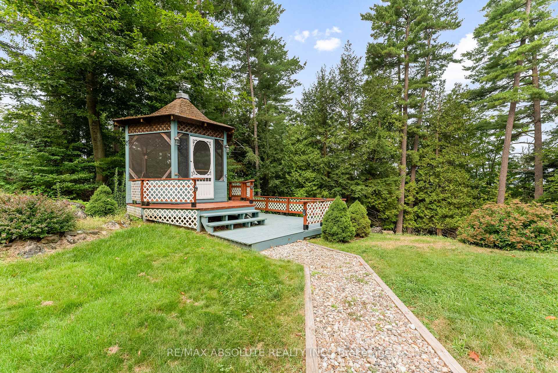 Photo 3 of 155 Dugald Road, McNab/Braeside, Mcnab/Braeside Twps — HOMEH